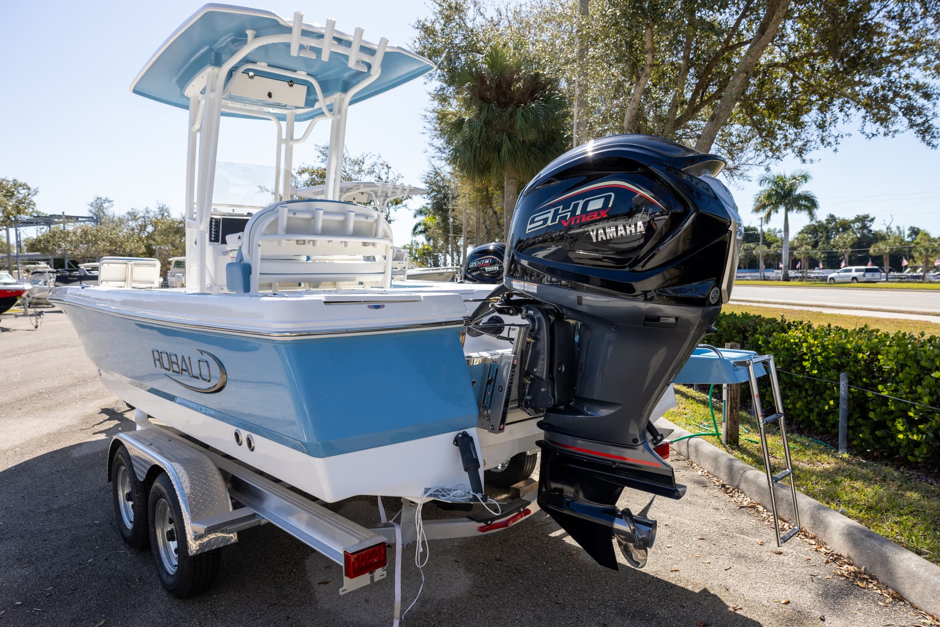 2026 Robalo 226 Cayman — image 4
