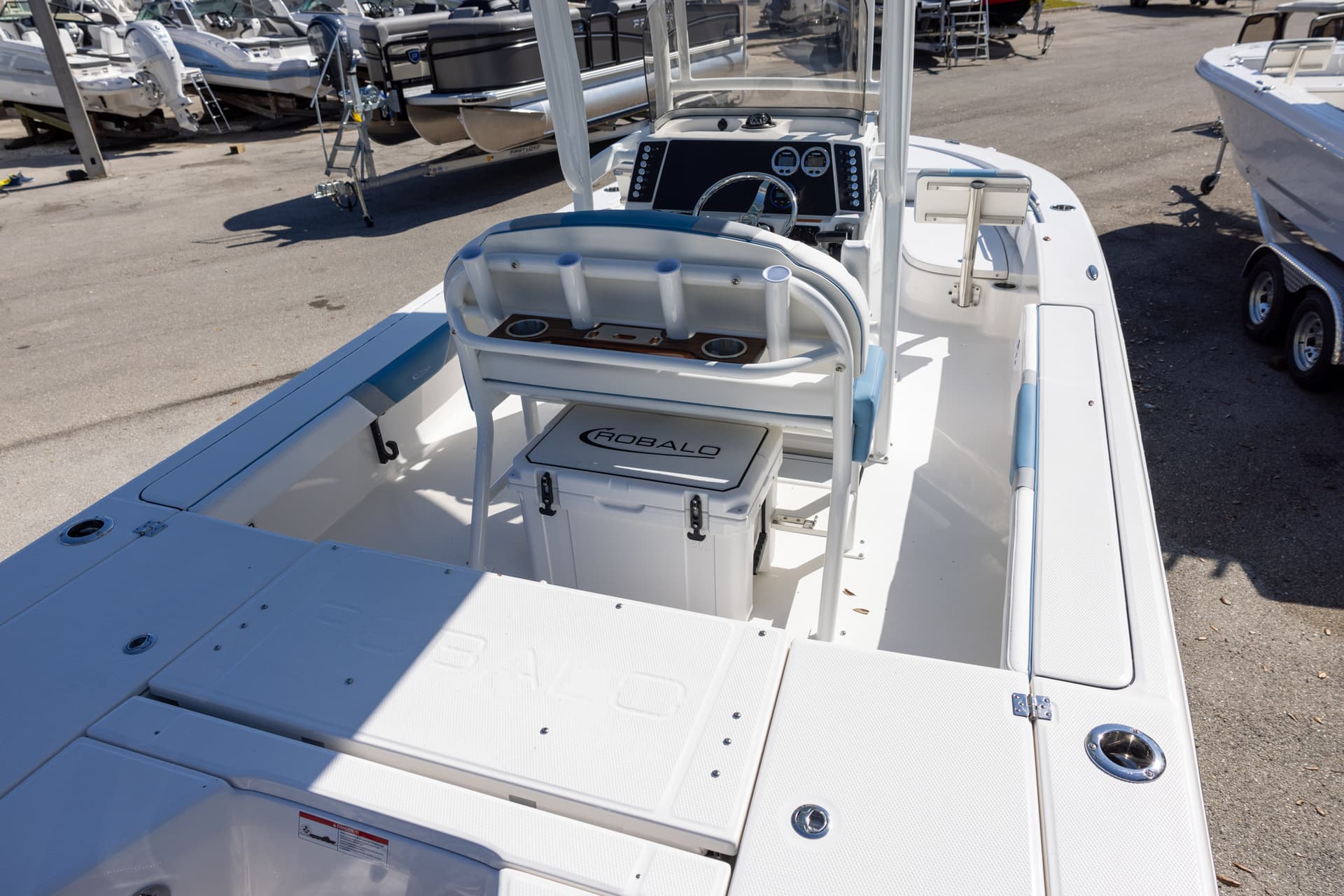 2026 Robalo 226 Cayman — image 12