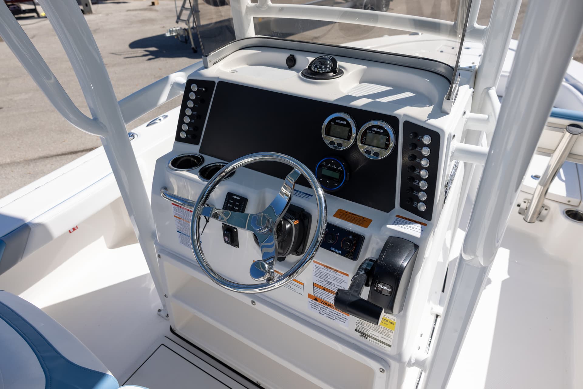2026 Robalo 226 Cayman — image 15