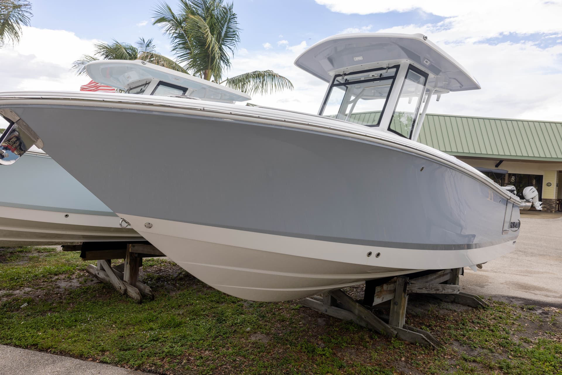 2026 Robalo R250 — image 1