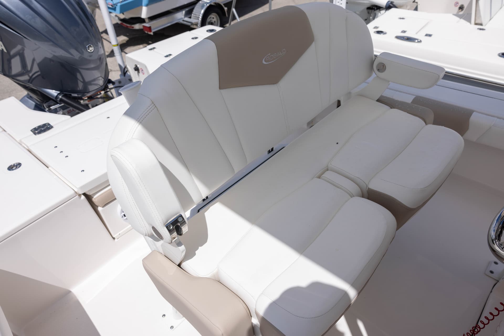 2025 Robalo 246 Cayman — image 12