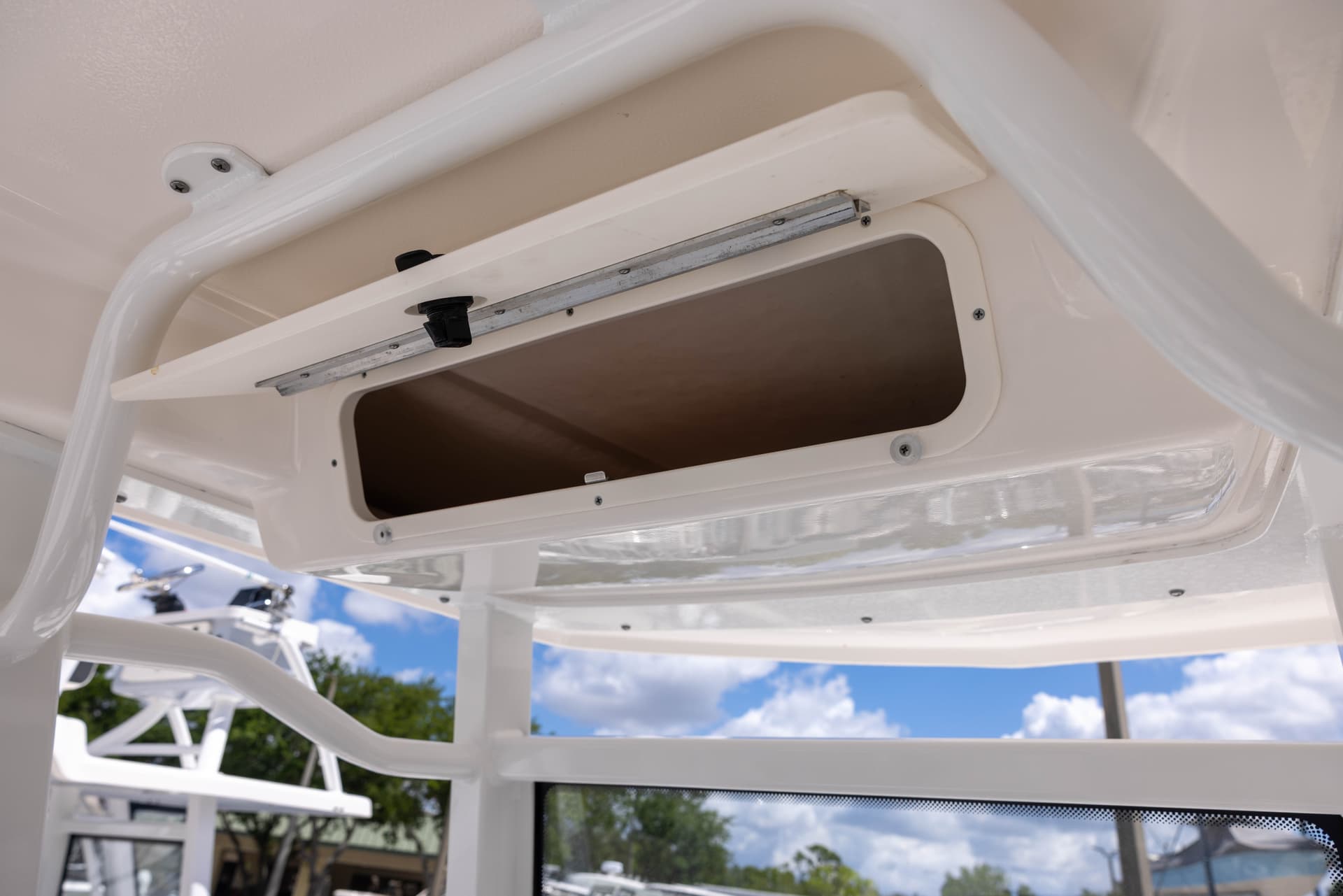 2025 Robalo 246 Cayman — image 13