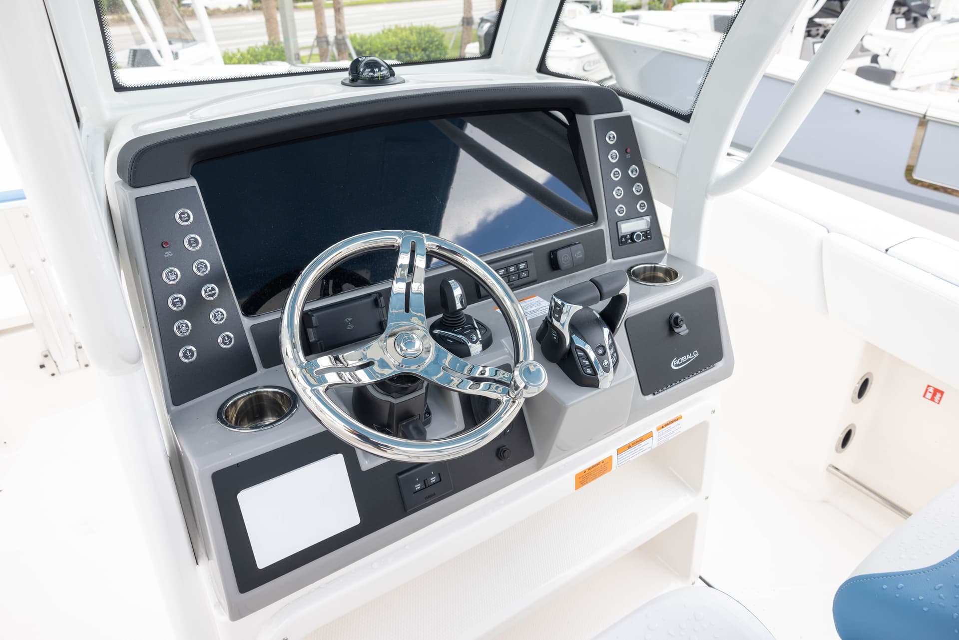 2026 Robalo R270 — image 5