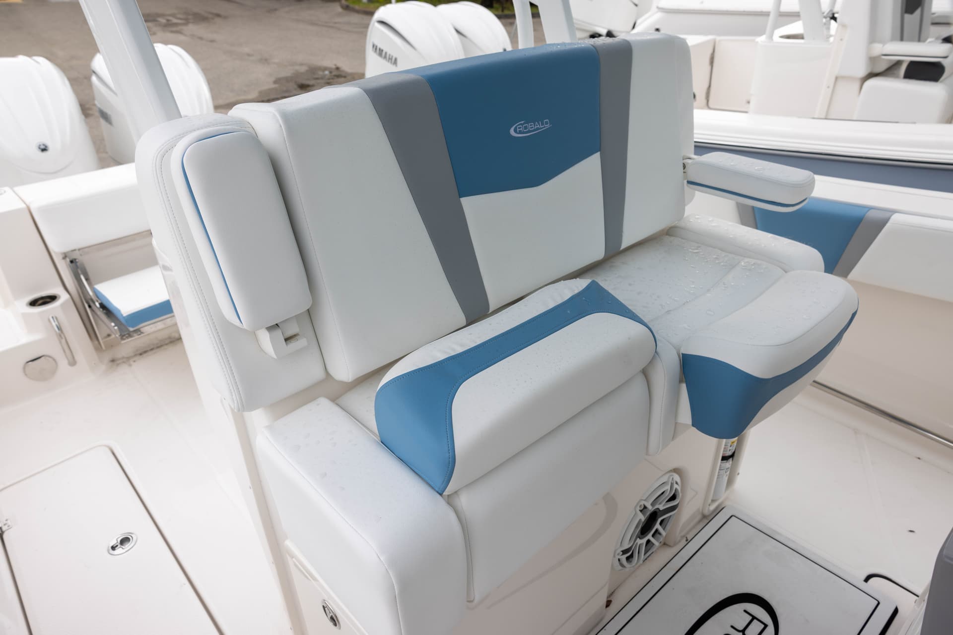 2026 Robalo R270 — image 6