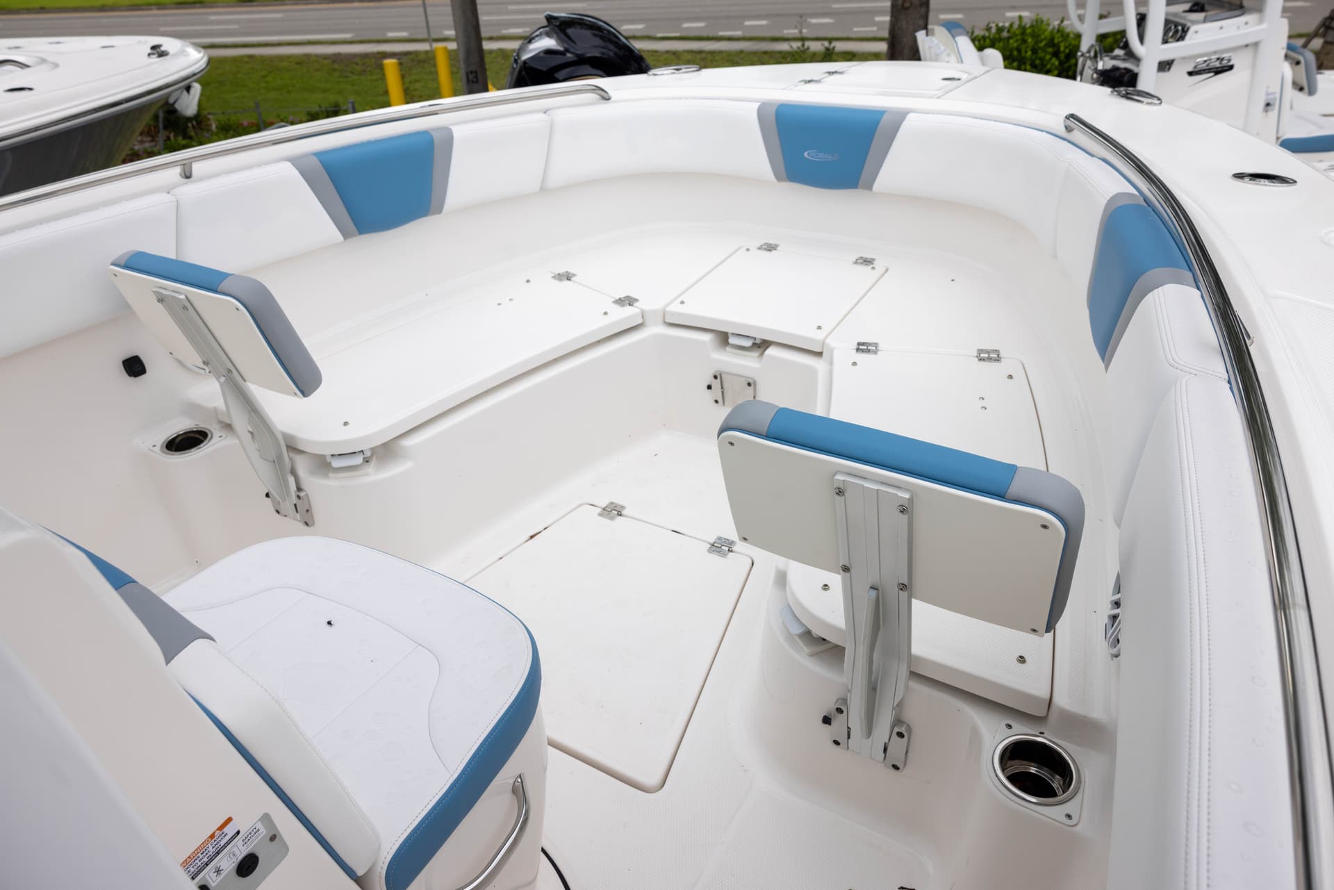 2026 Robalo R270 — image 7