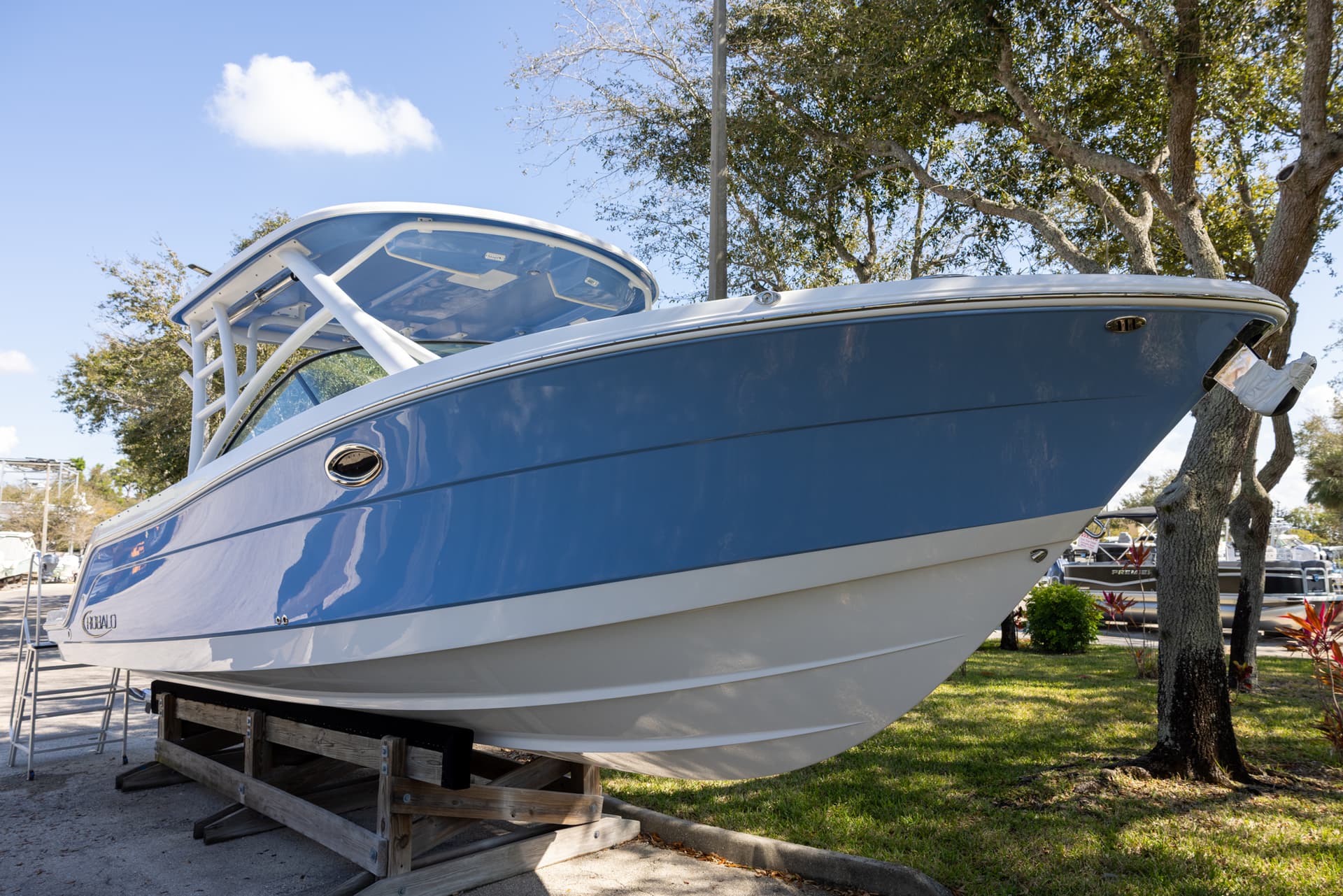 2026 Robalo R317 — image 1
