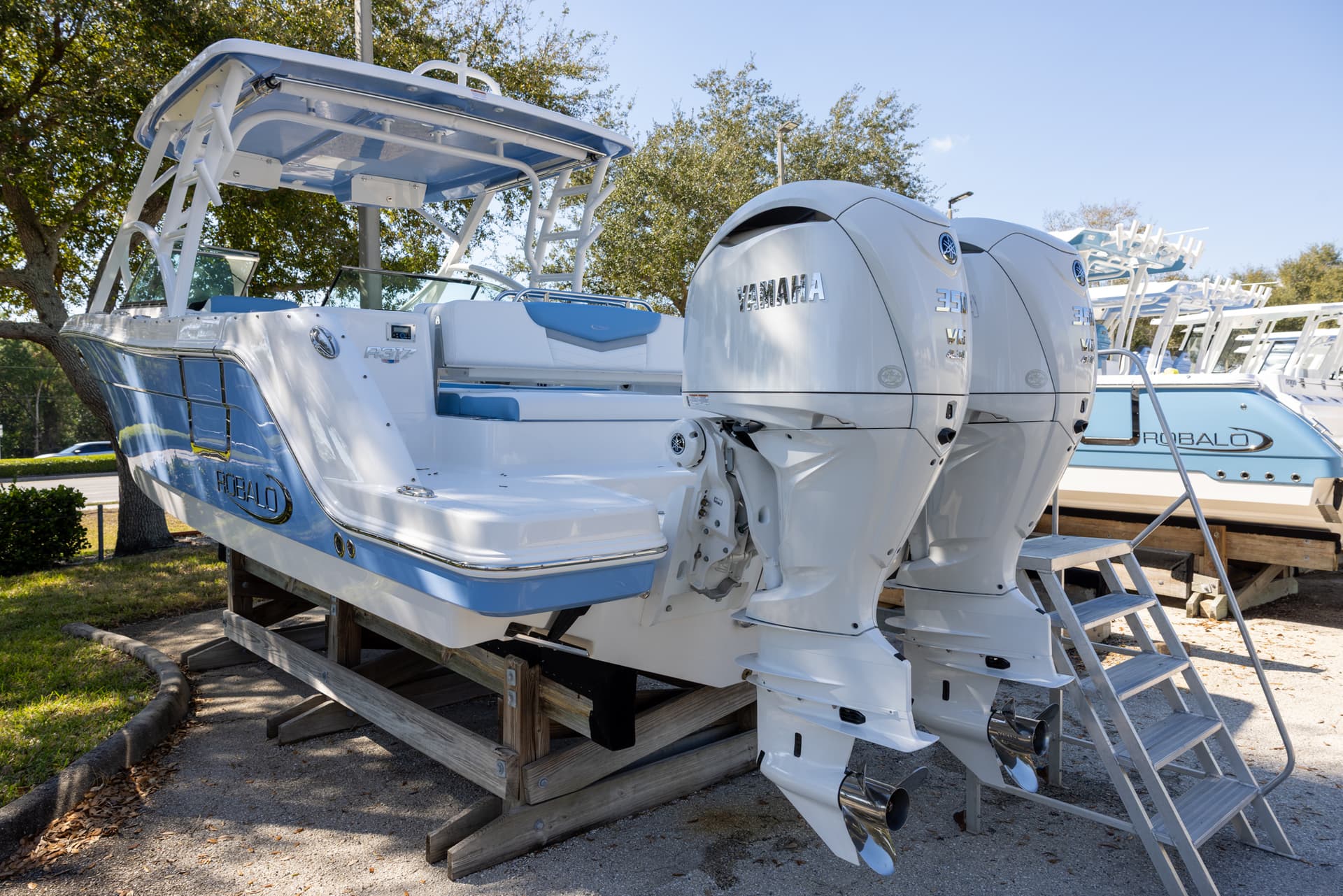 2026 Robalo R317 — image 3