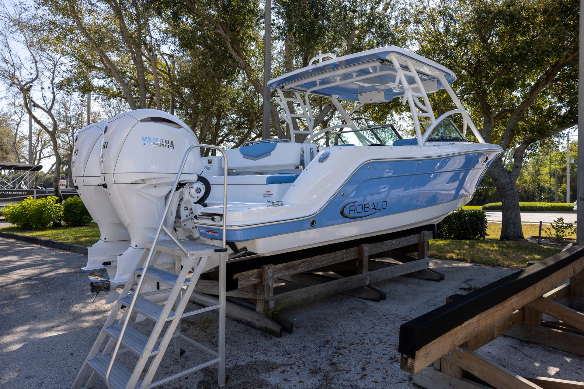 2026 Robalo R317 — image 4