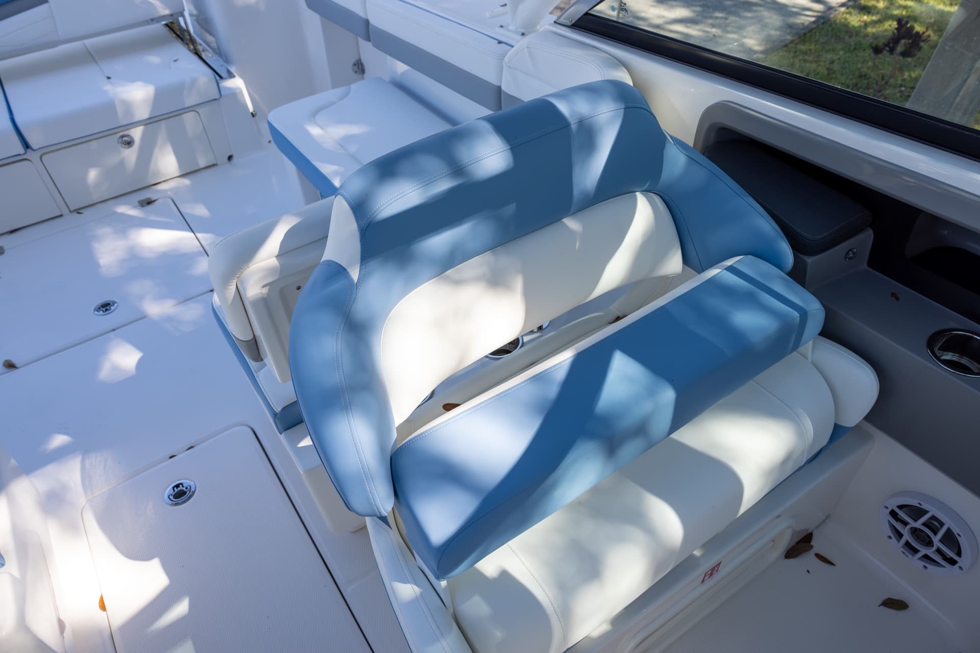 2026 Robalo R317 — image 7