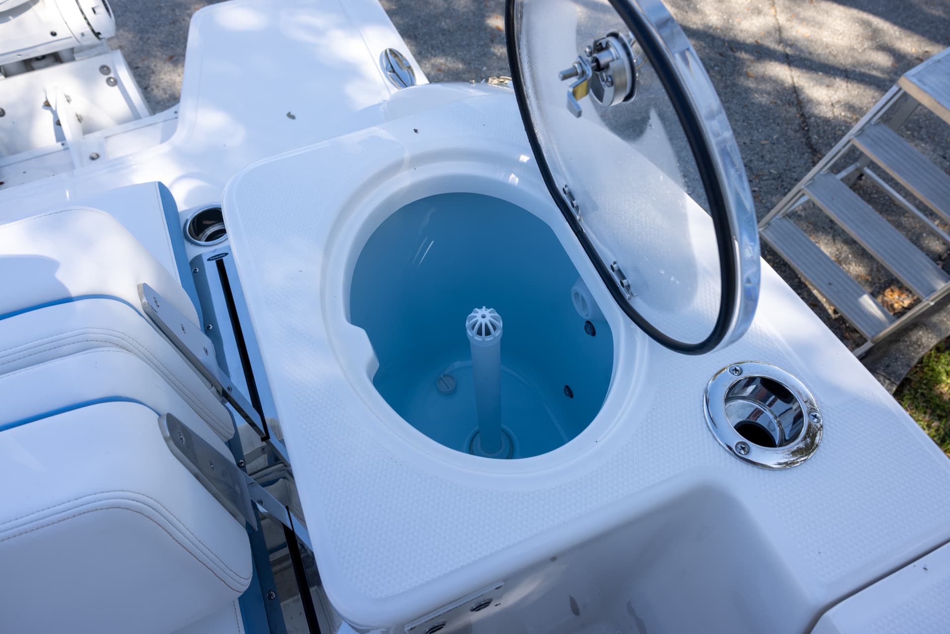2026 Robalo R317 — image 21
