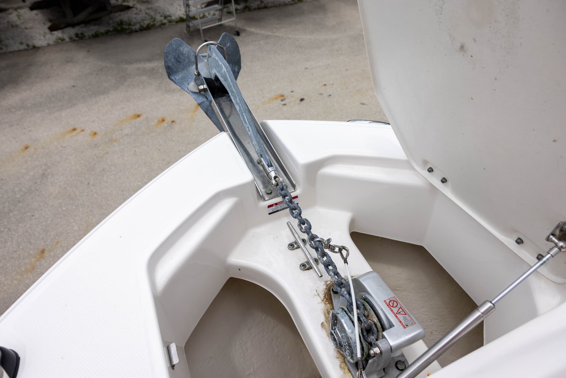 2018 Robalo R247 — image 7
