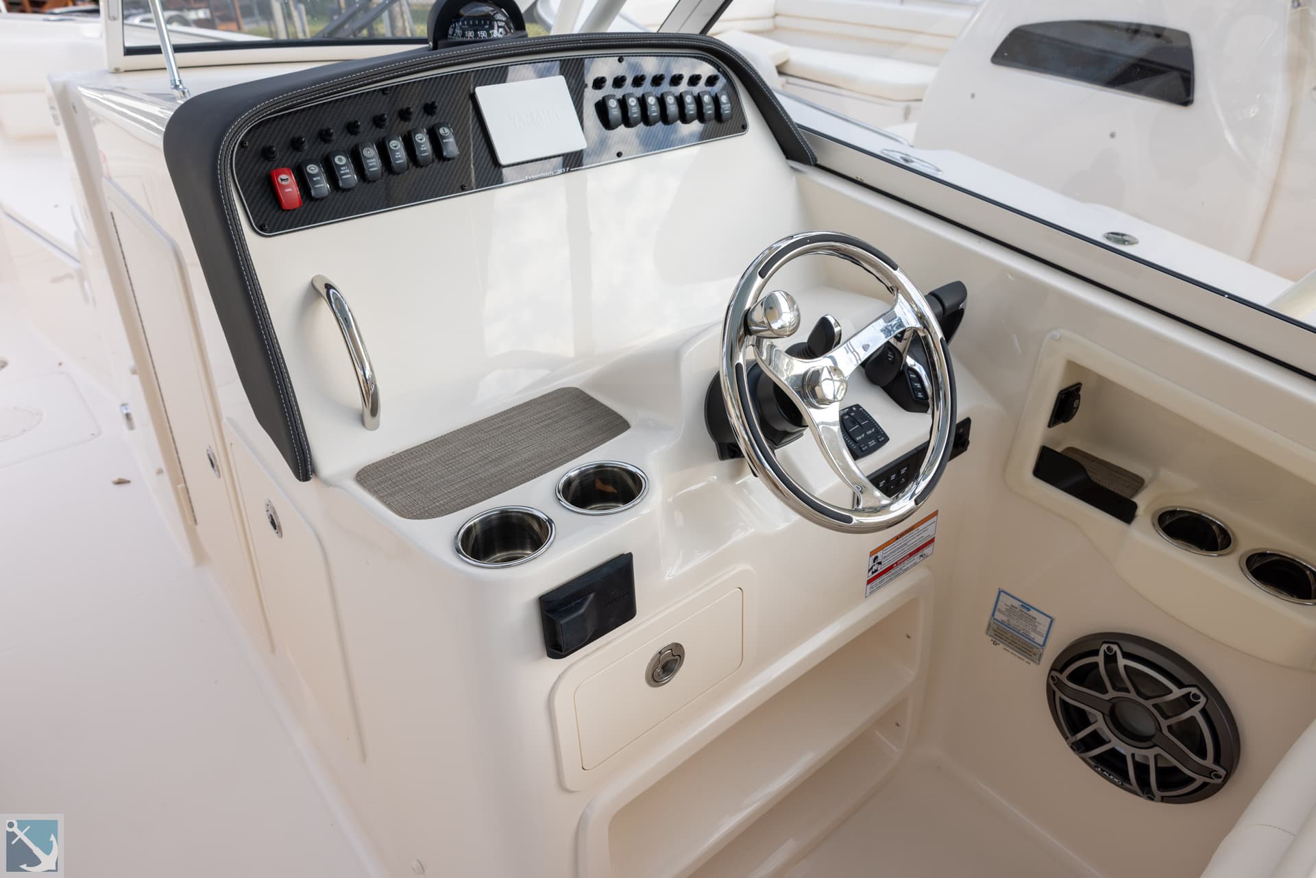 2026 Grady-White Freedom 307 — image 8