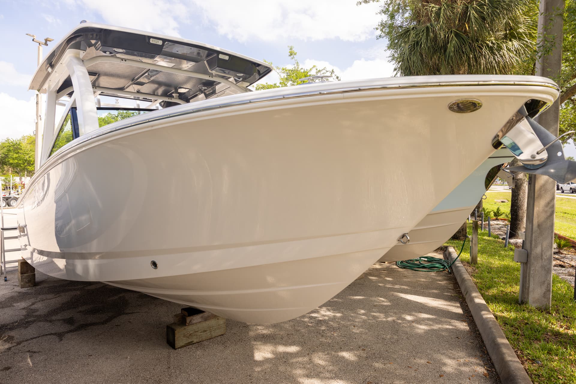 2026 Robalo R257 — image 2