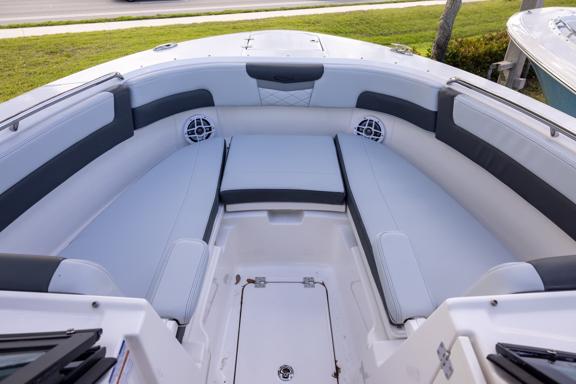 2026 Robalo R257 — image 6