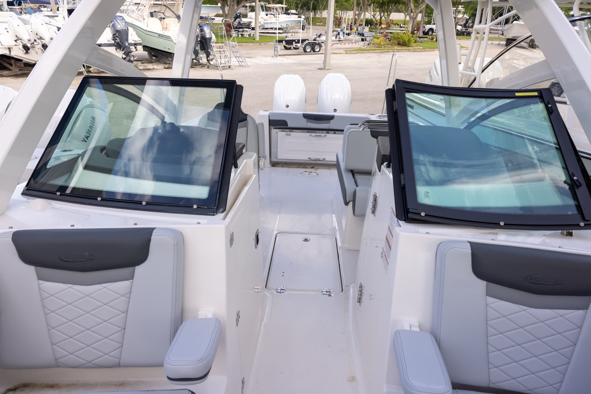 2026 Robalo R257 — image 8