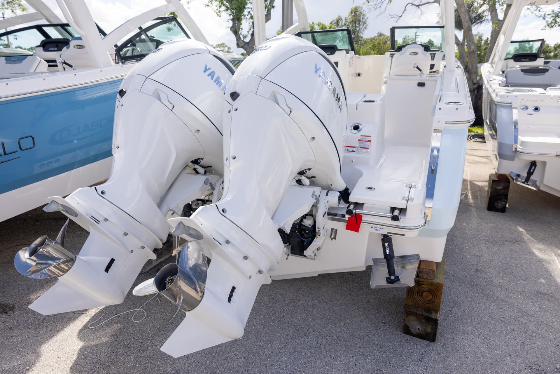 2026 Robalo R257 — image 3