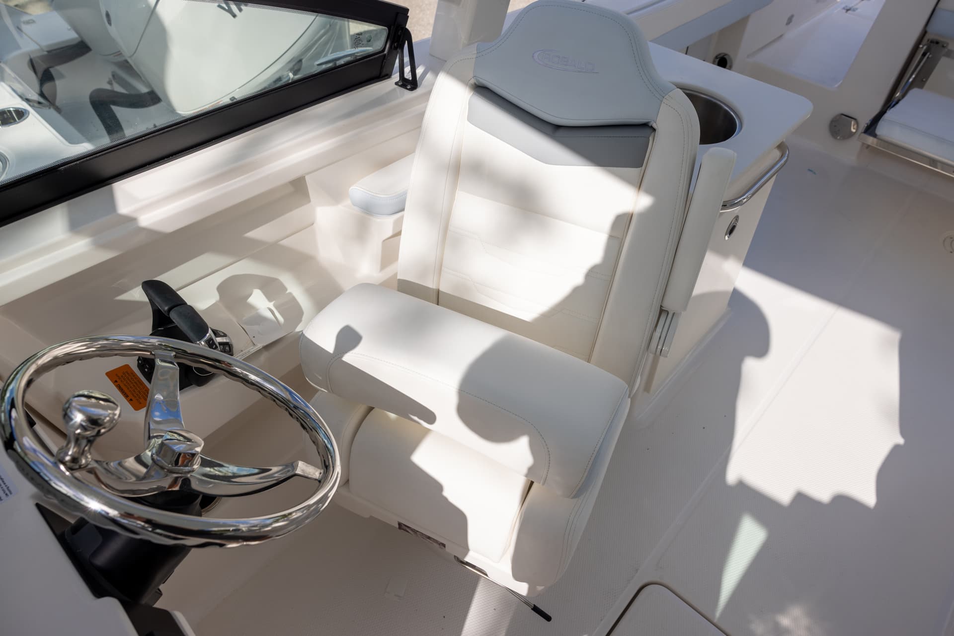 2026 Robalo R257 — image 5