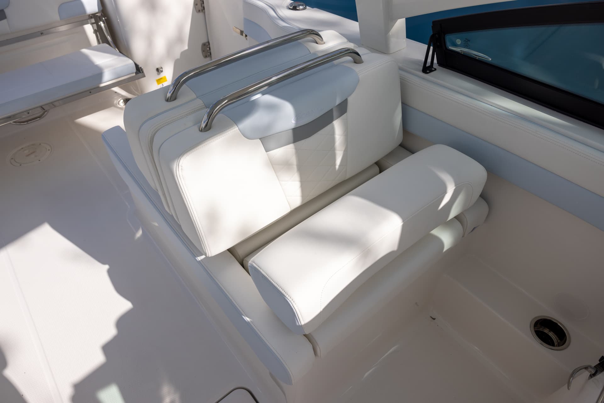2026 Robalo R257 — image 6