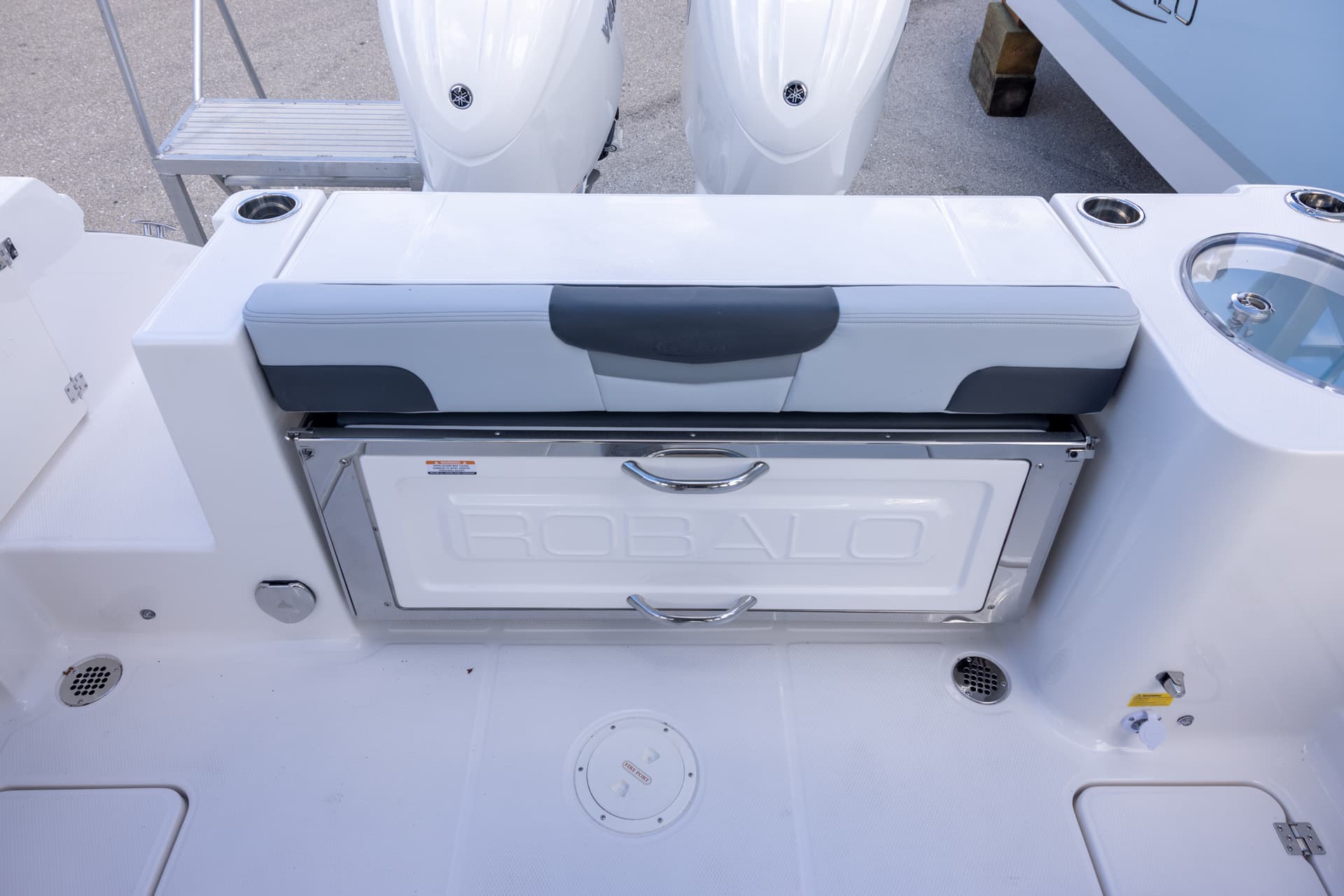 2026 Robalo R257 — image 16