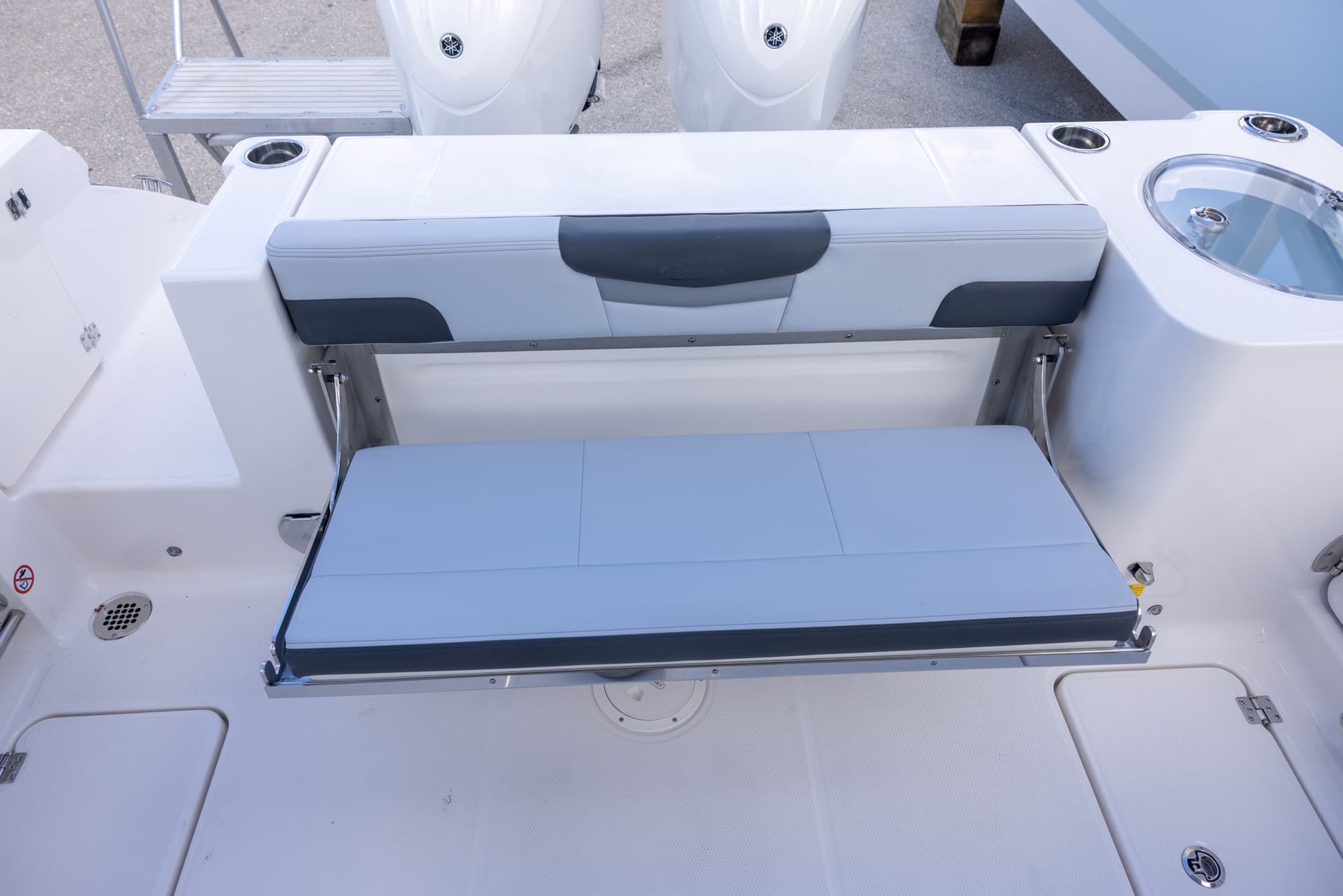 2026 Robalo R257 — image 17