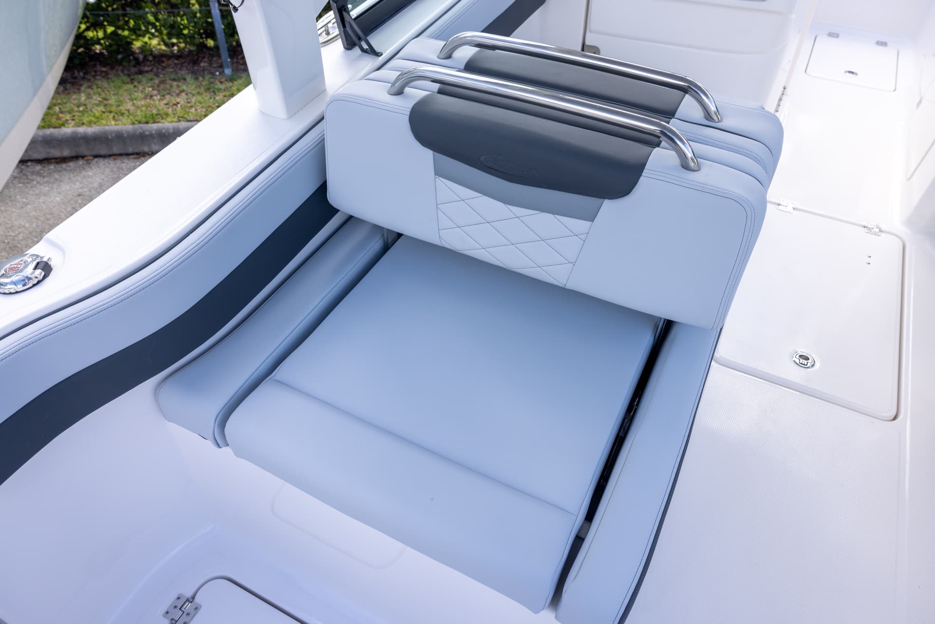 2026 Robalo R257 — image 20