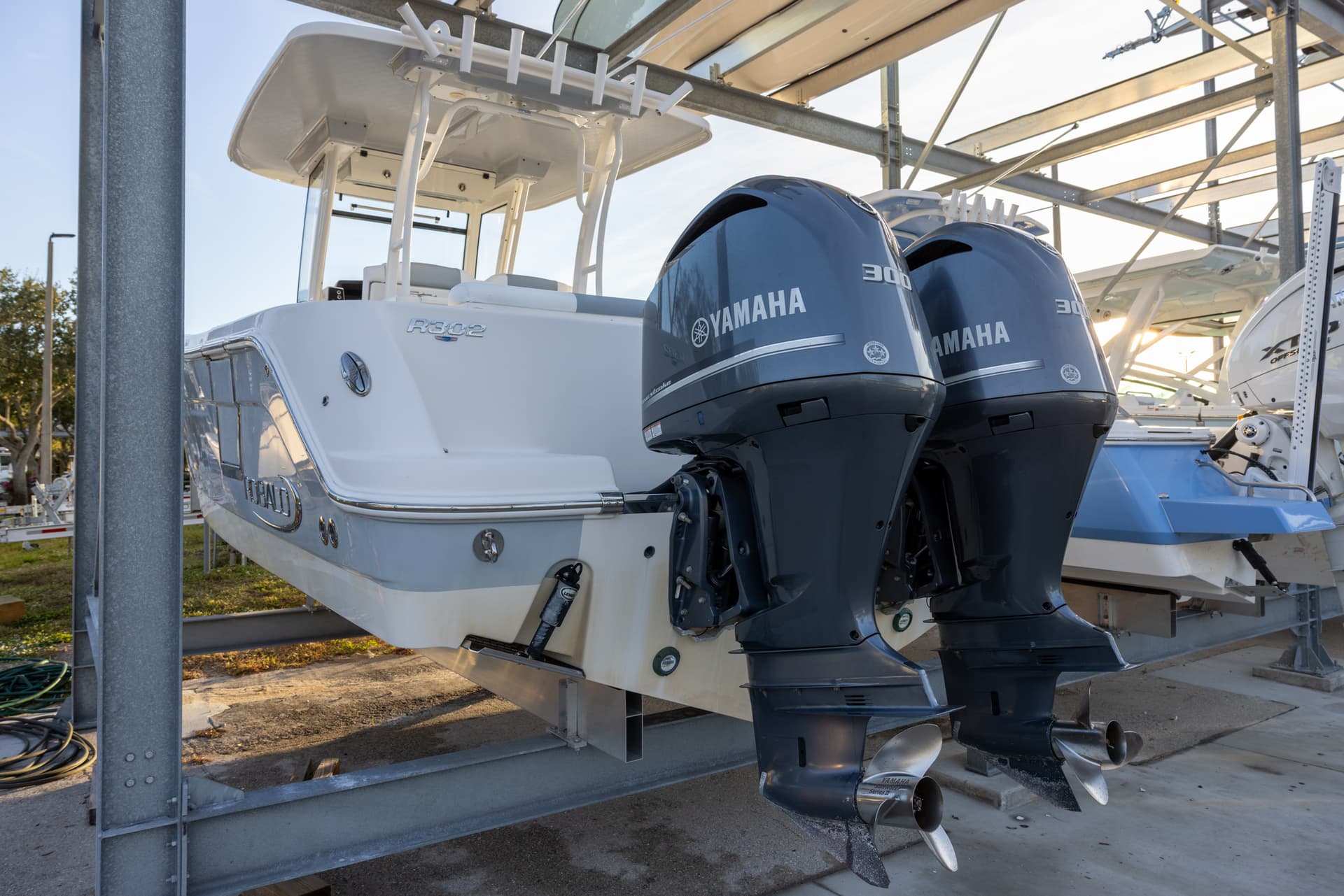 2020 Robalo R302 — image 10