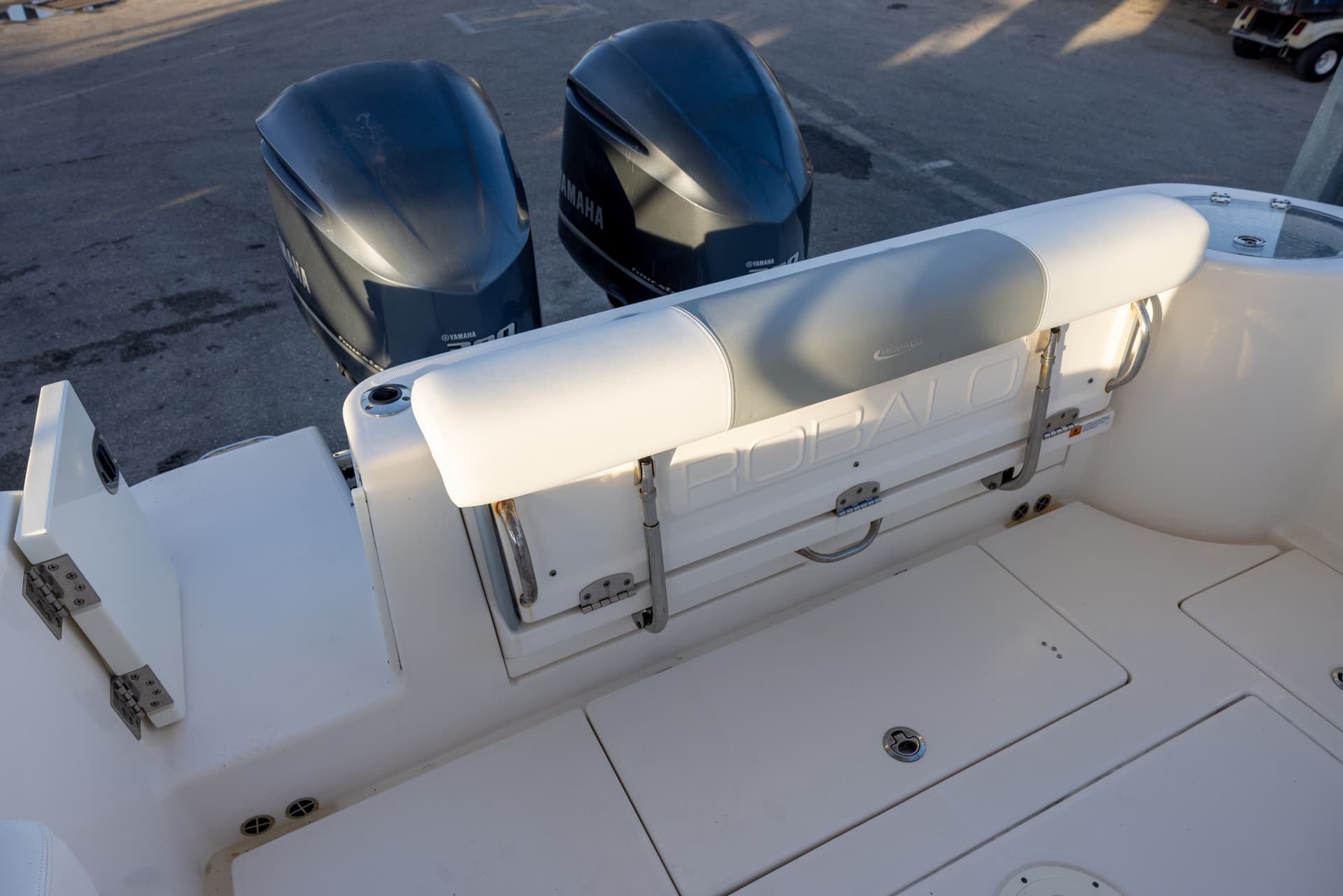2020 Robalo R302 — image 12