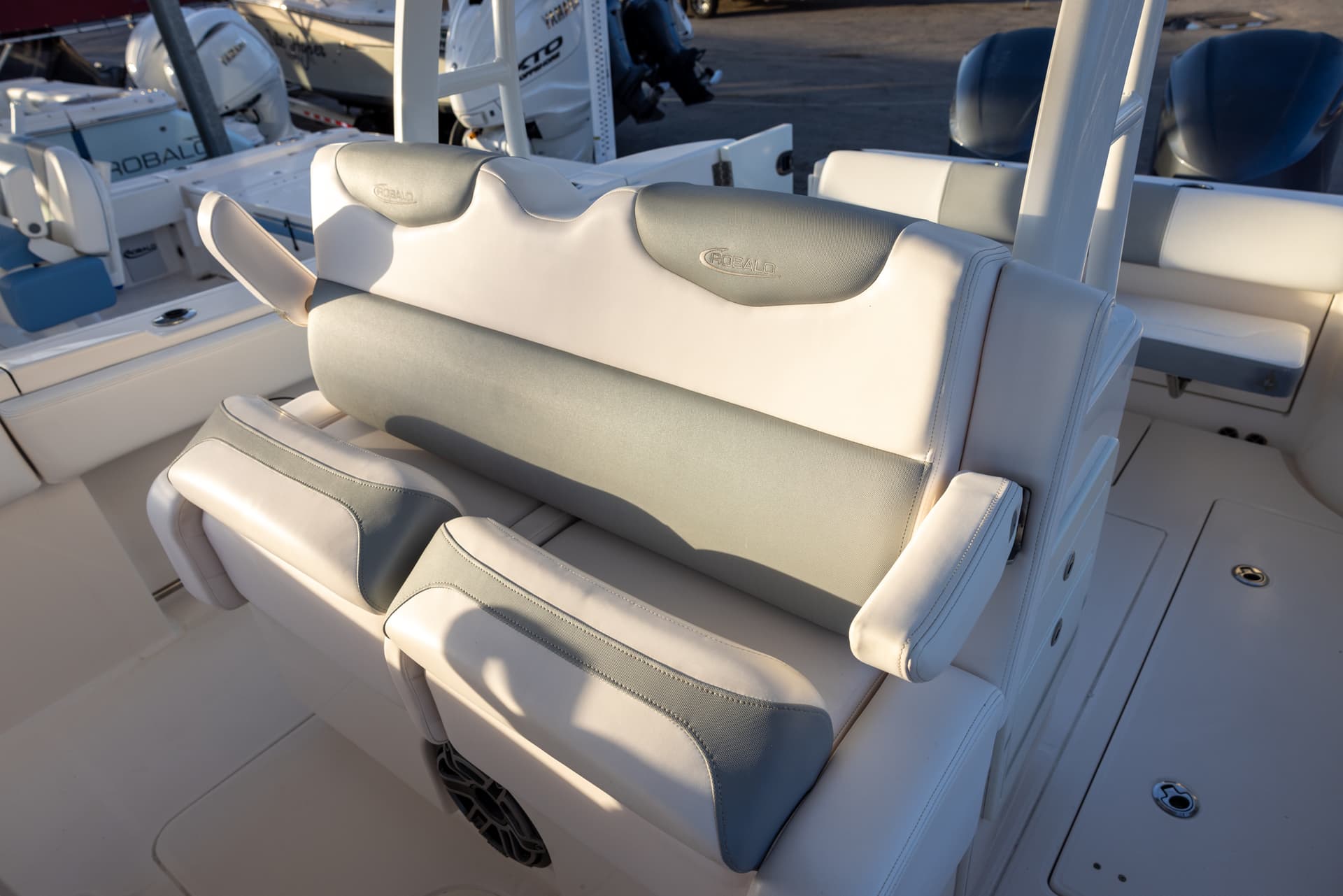 2020 Robalo R302 — image 15