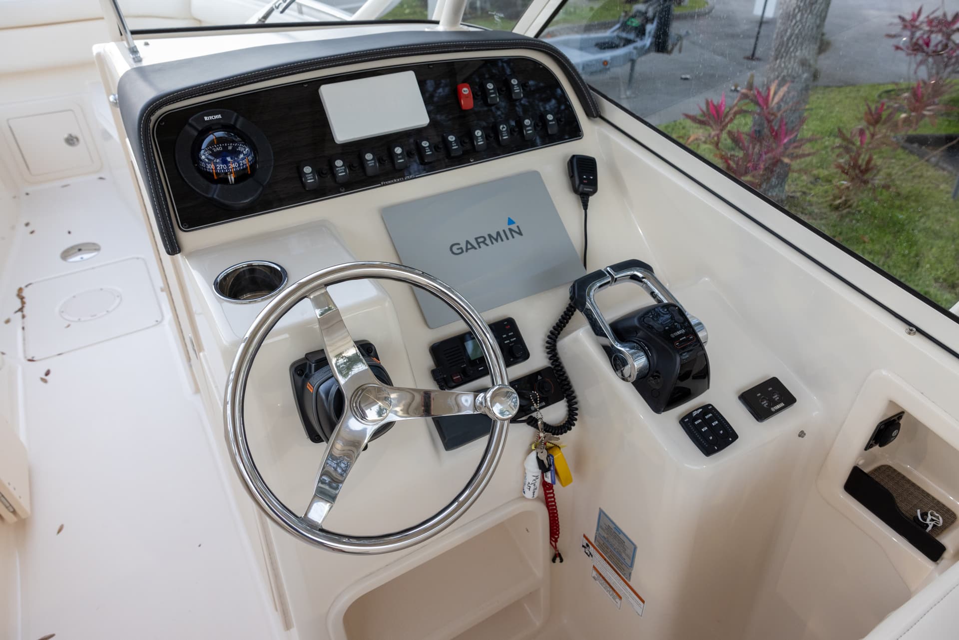 2018 Grady-White Freedom 285 — image 6