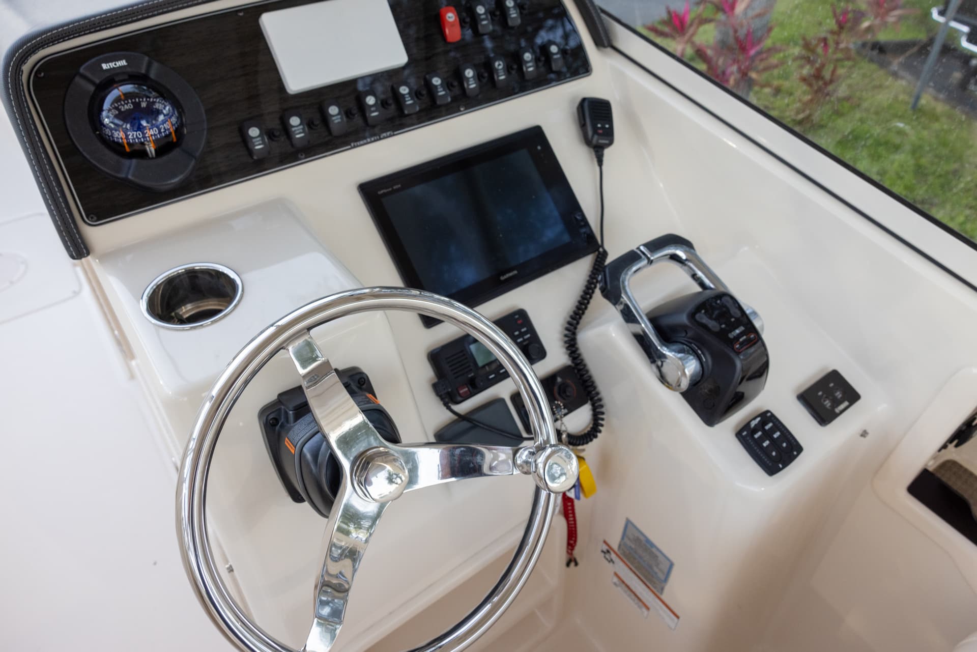 2018 Grady-White Freedom 285 — image 7
