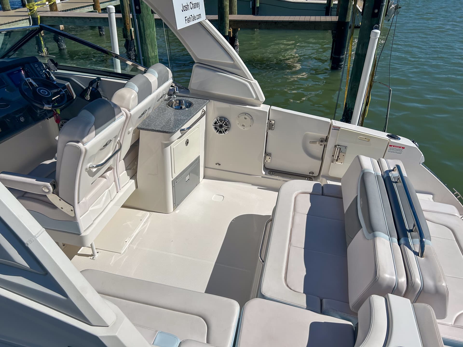 2021 Chaparral 280 OSX — image 8