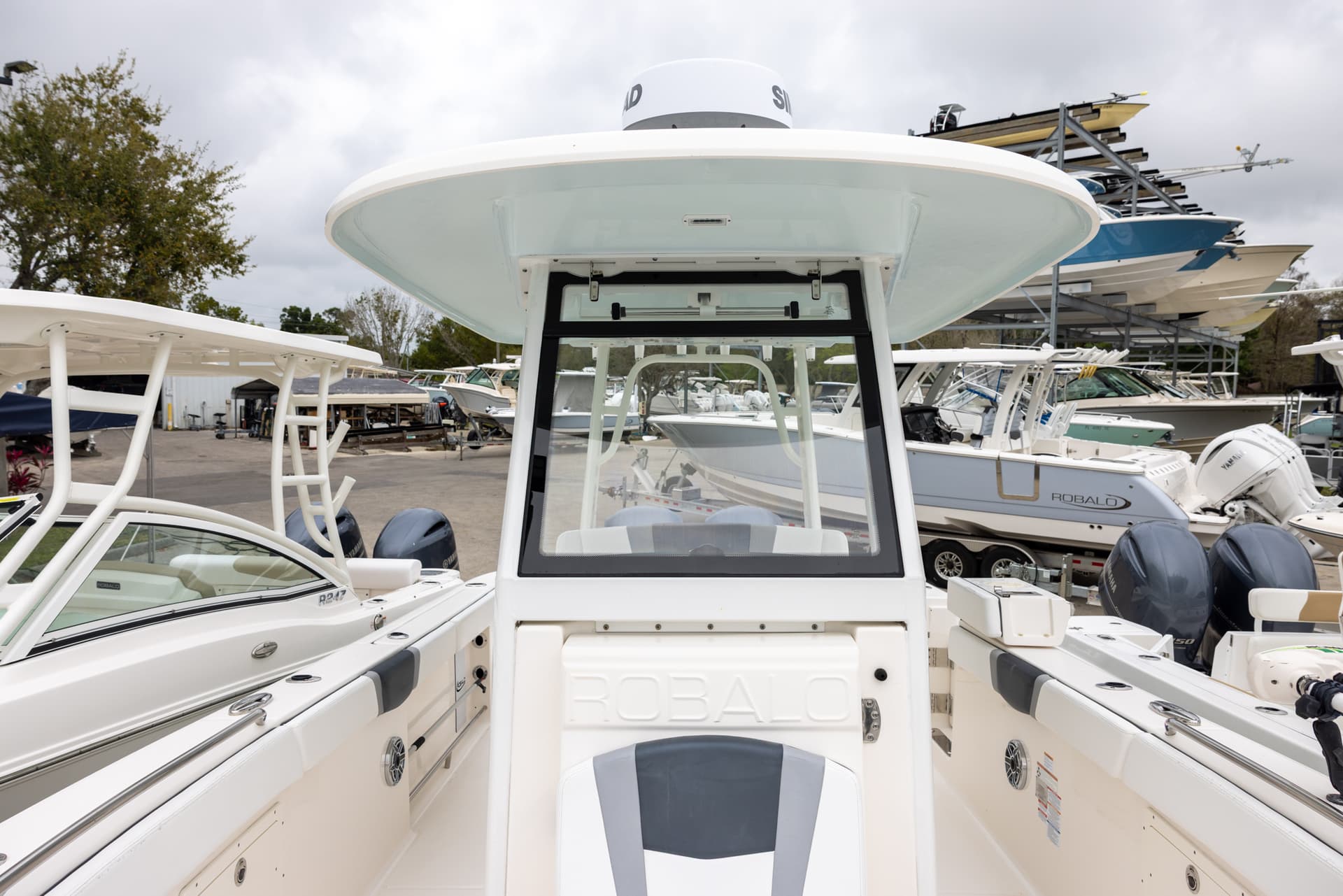 2021 Robalo R272 — image 12