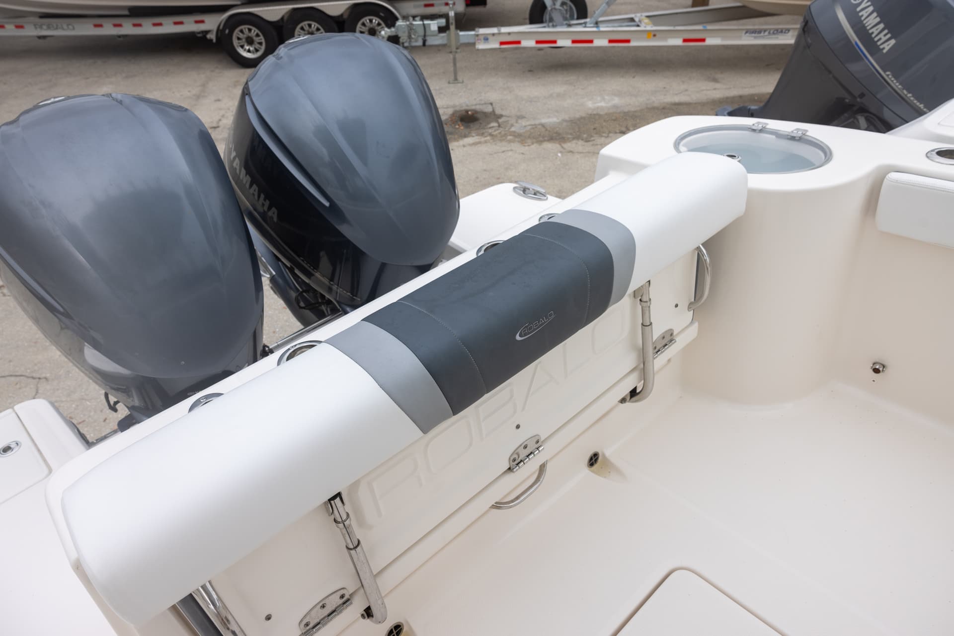 2021 Robalo R272 — image 18