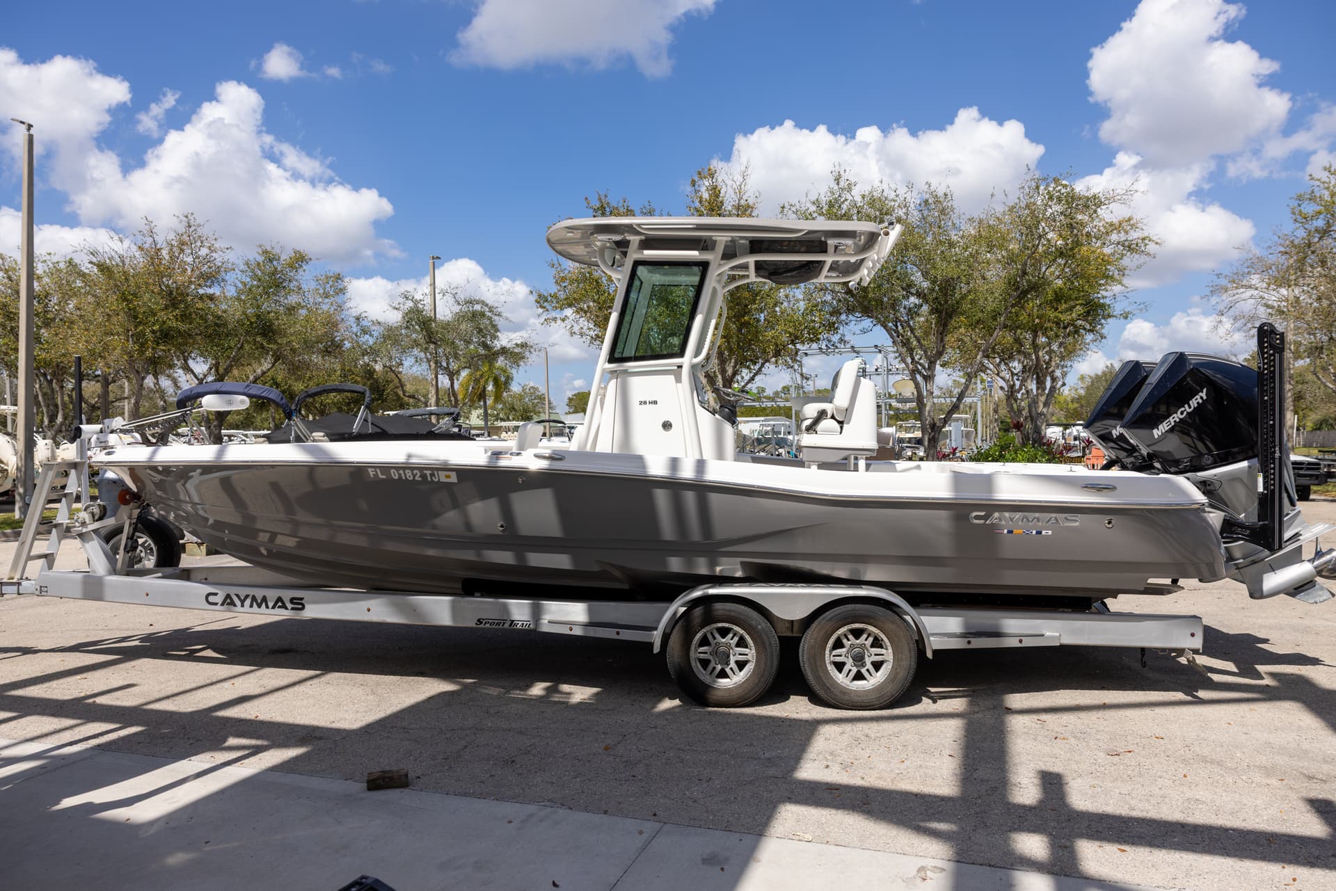 2022 Caymas 28 HB Twin — image 4