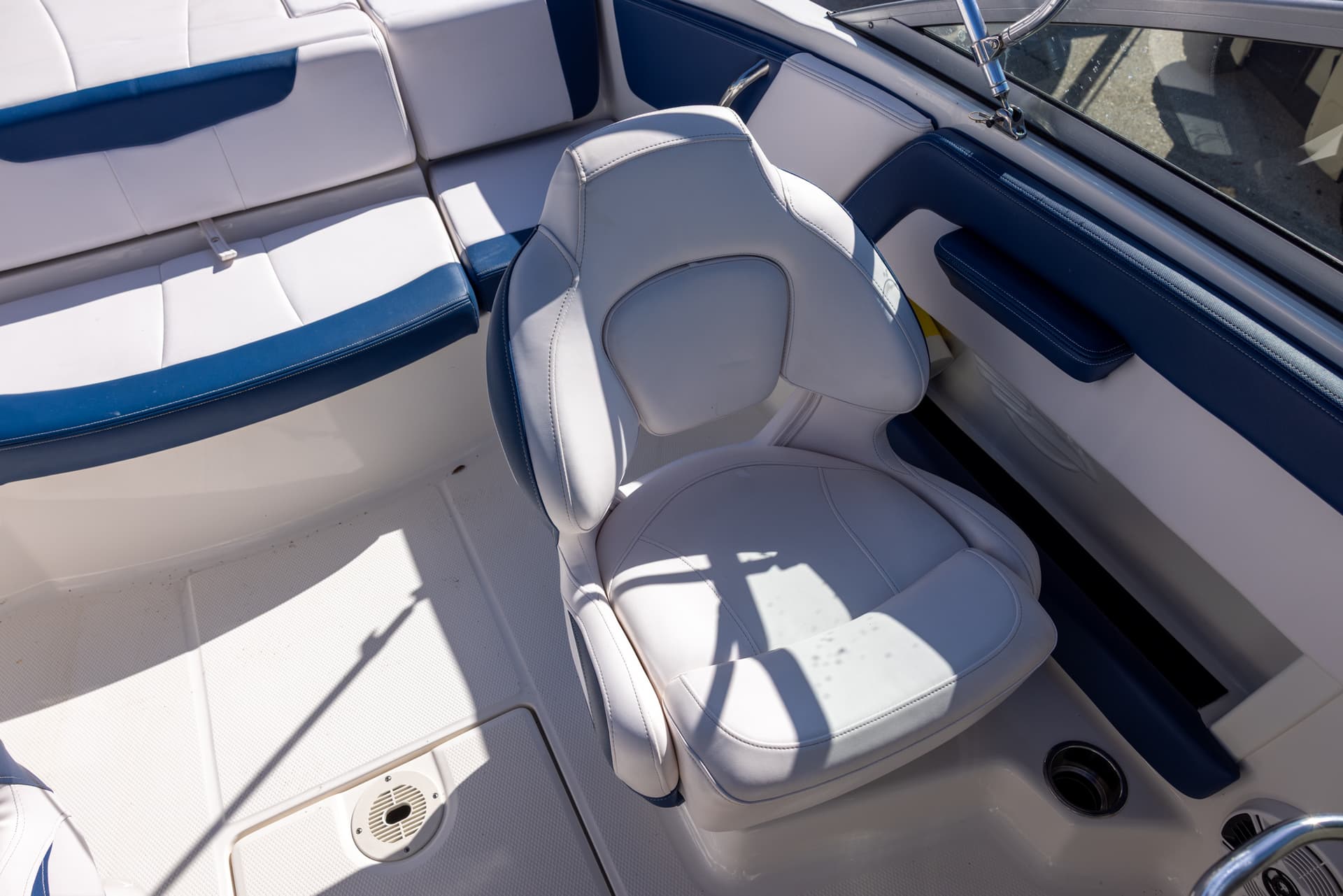 2018 Chaparral 21 H2O Sport OB — image 2