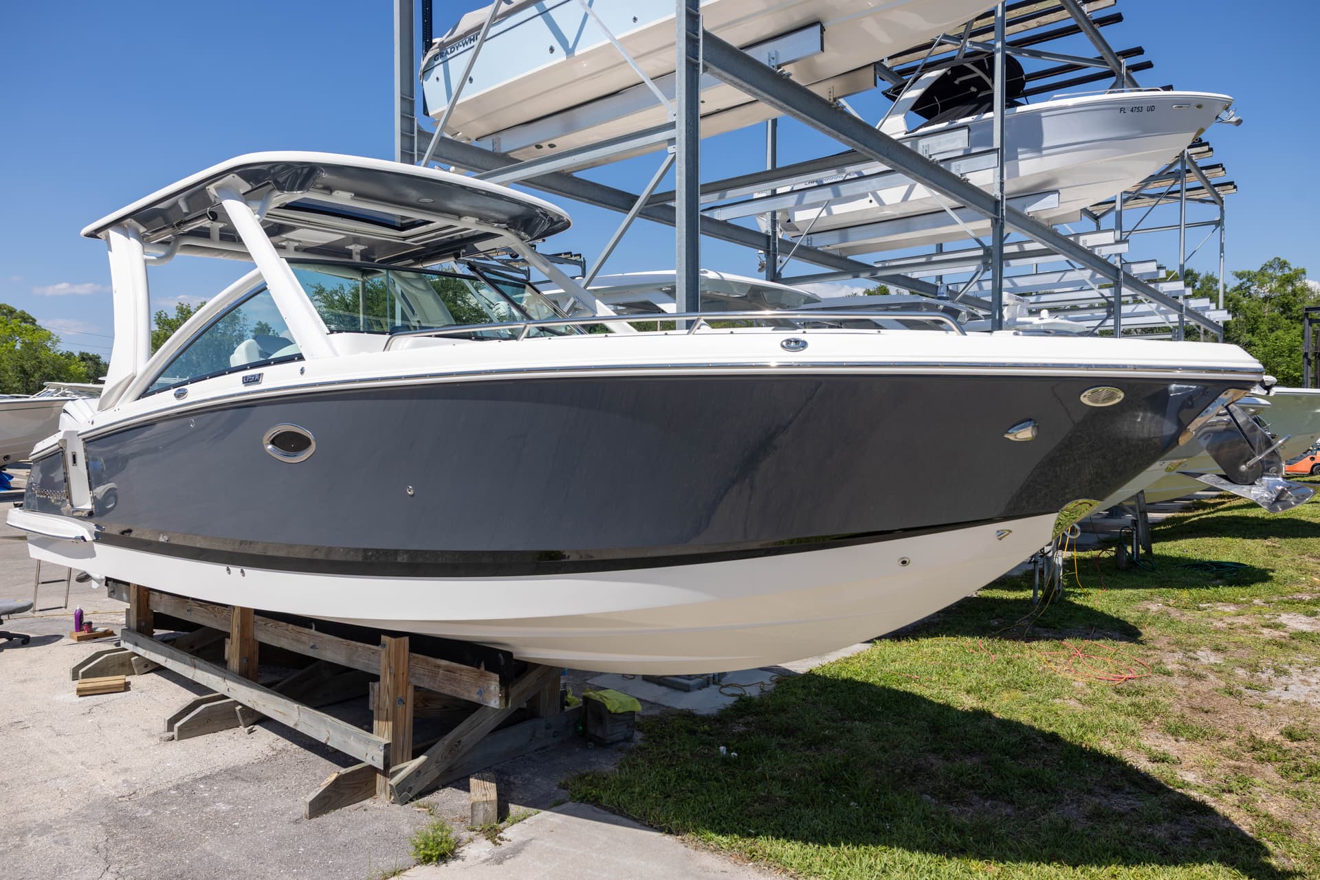 2022 Chaparral 300 OSX — image 2