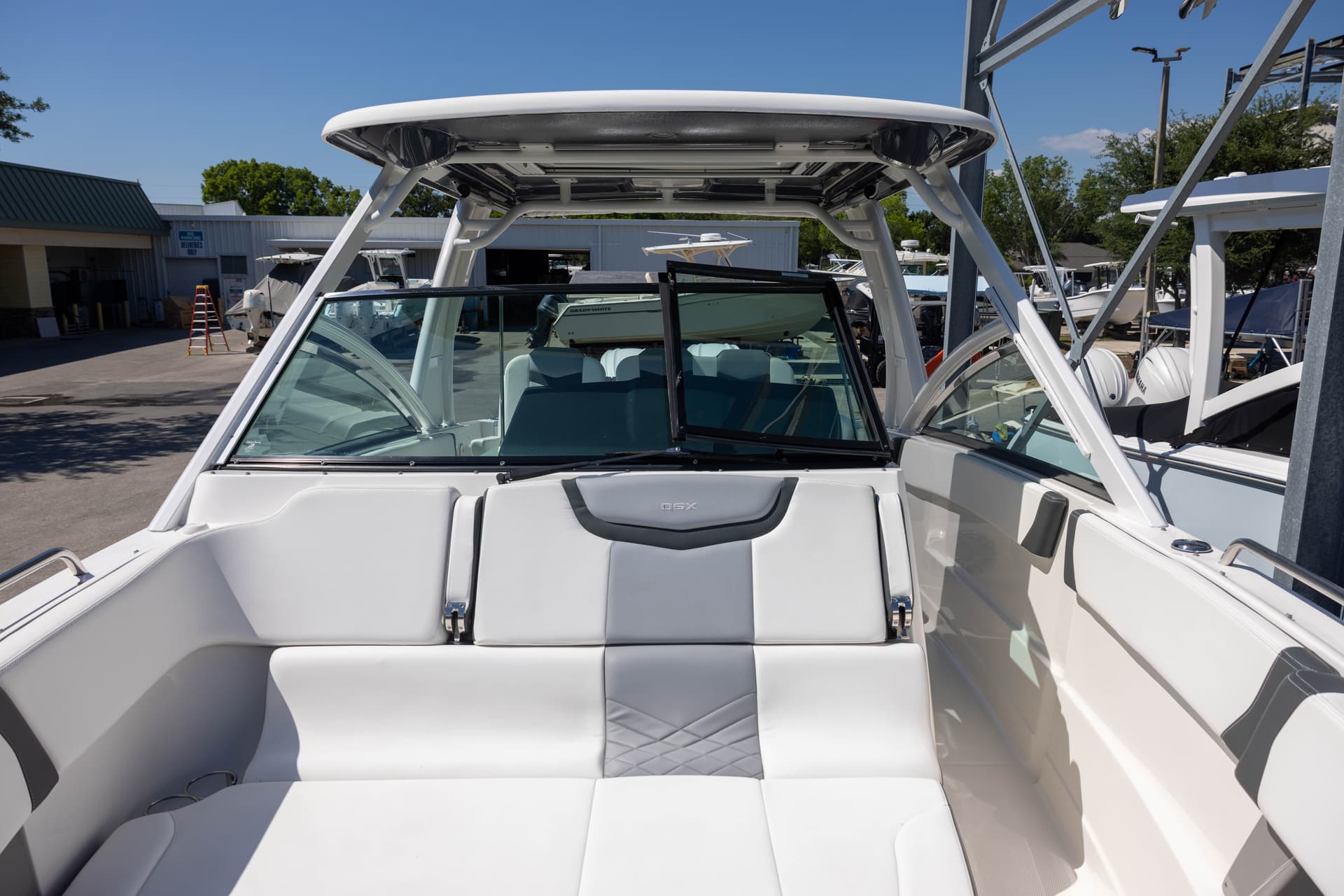 2022 Chaparral 300 OSX — image 12
