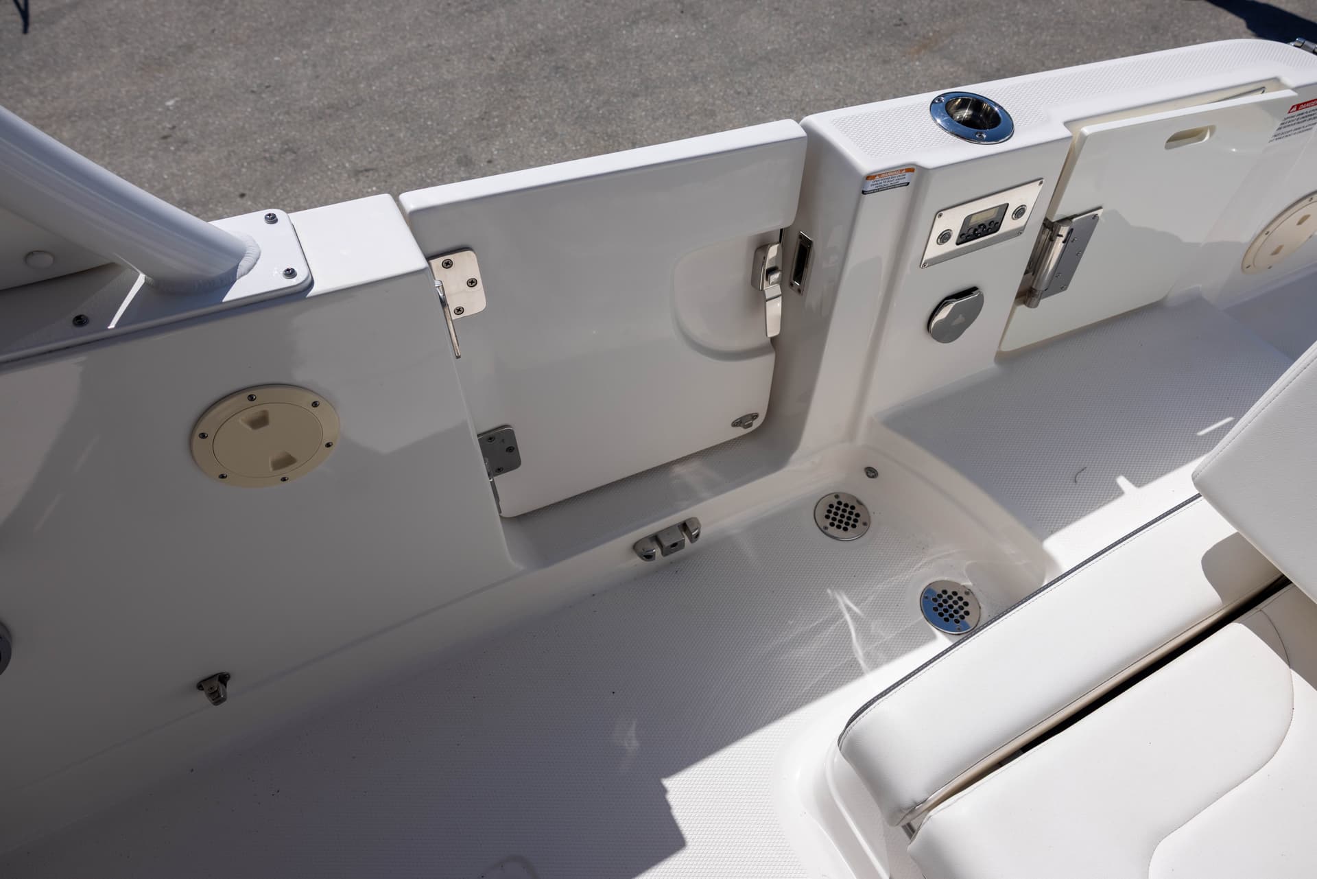 2022 Chaparral 300 OSX — image 16