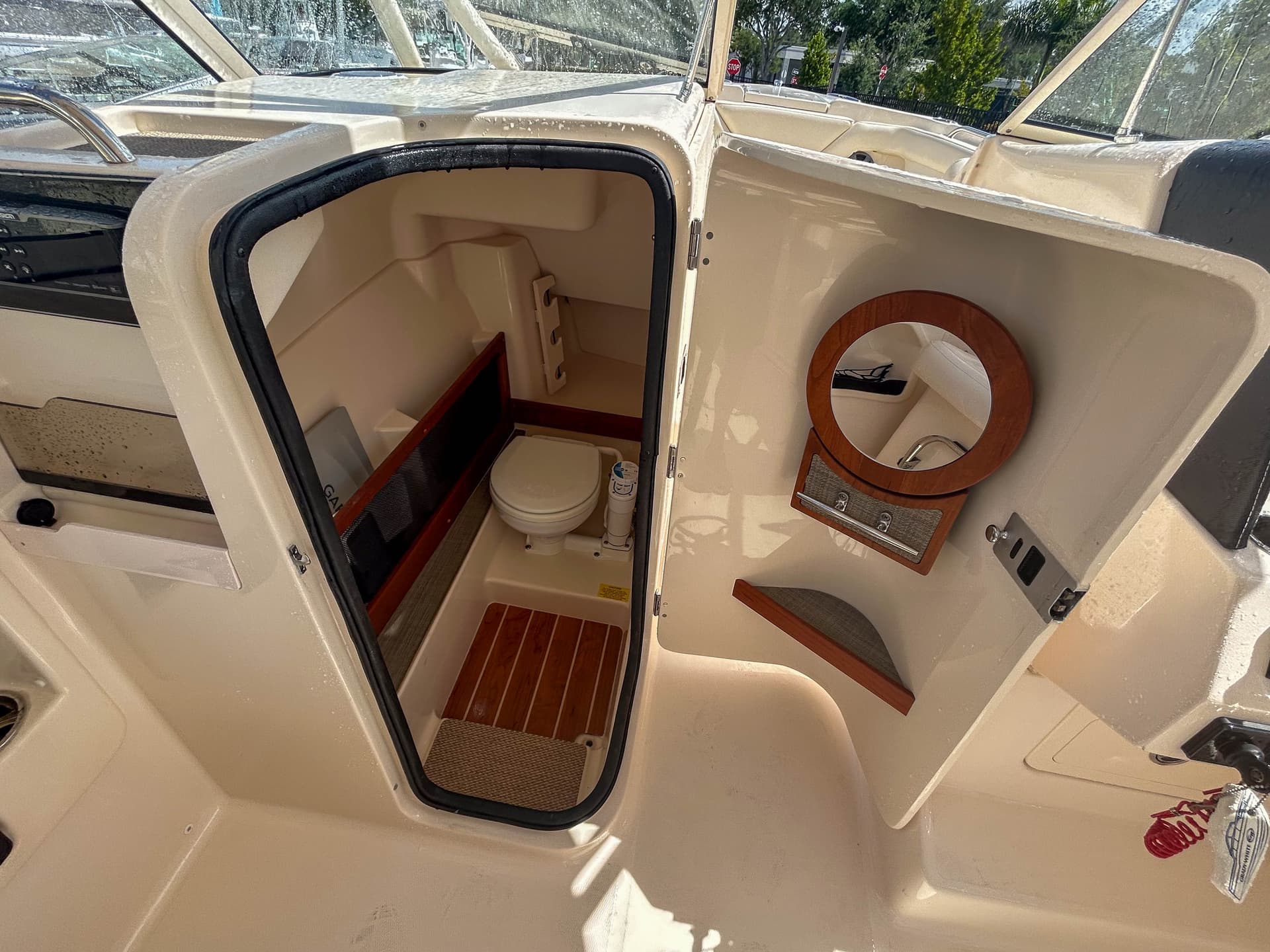 2019 Grady-White Freedom 275 — image 13