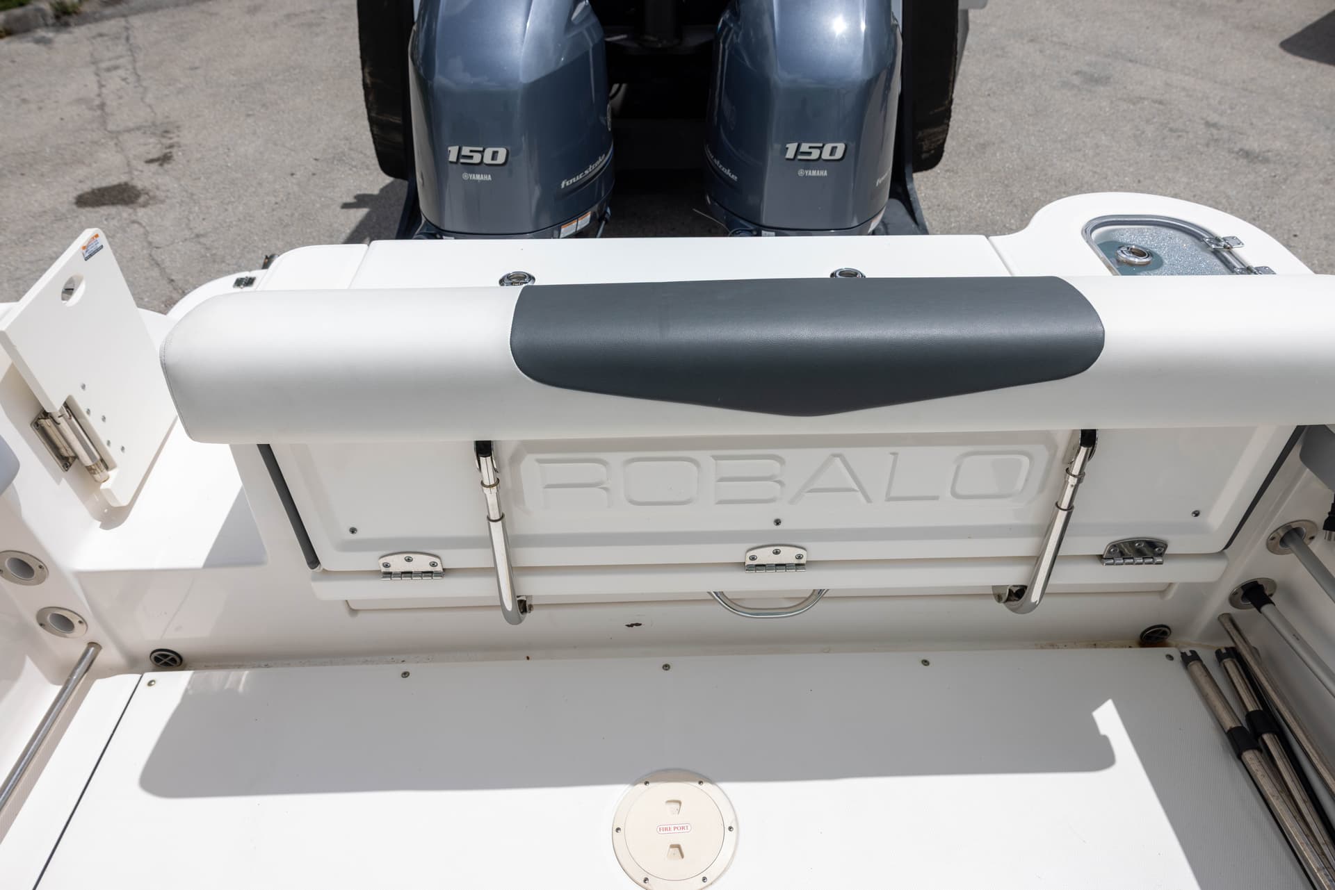 2022 Robalo R247 — image 14