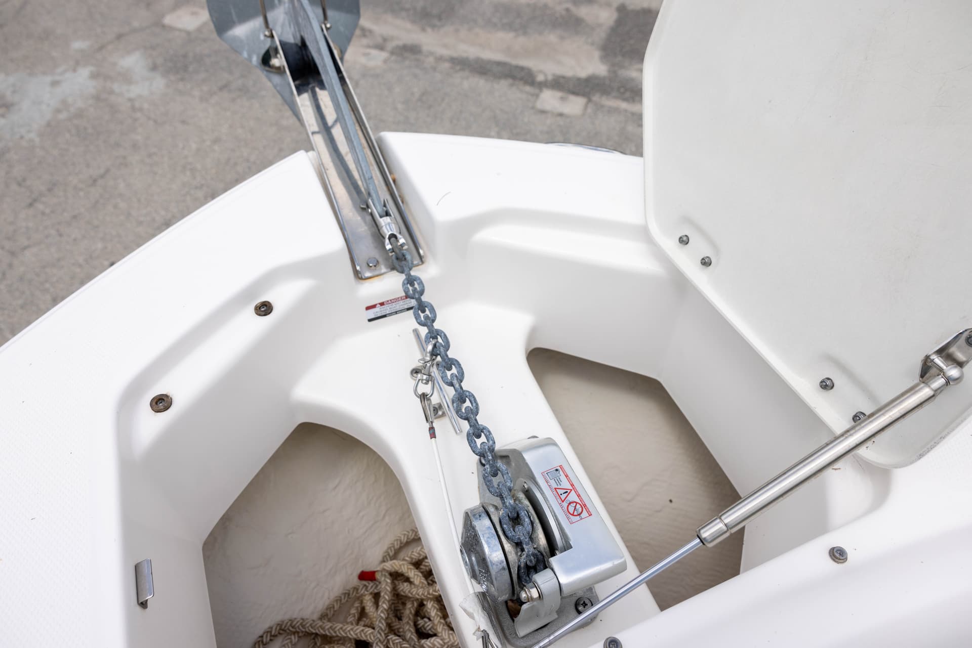 2022 Robalo R247 — image 17