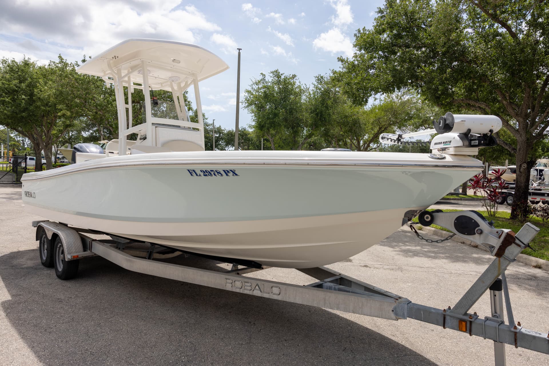 2015 Robalo 246 Cayman — image 2