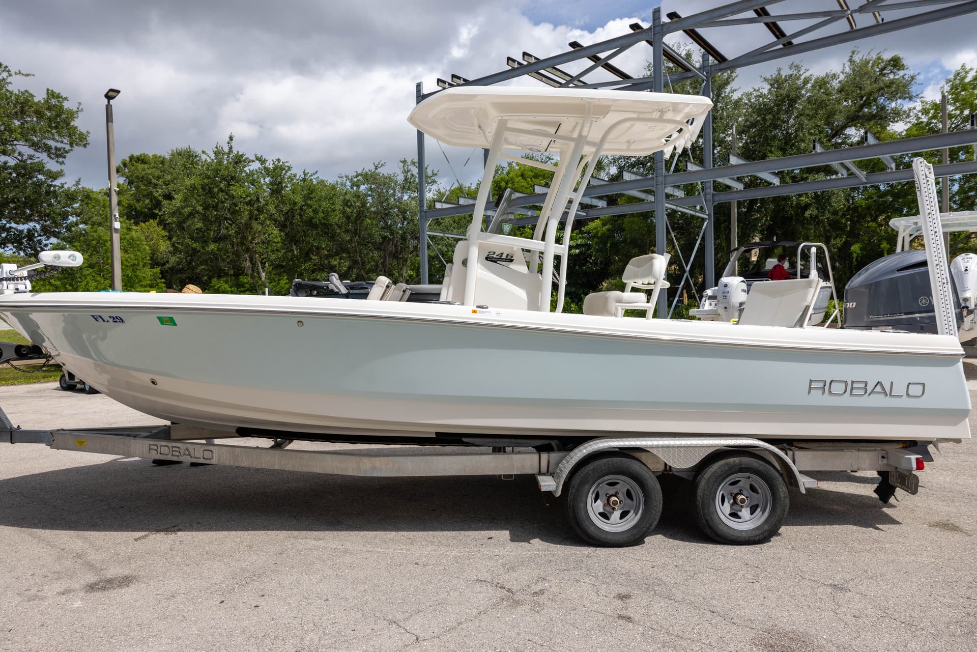 2015 Robalo 246 Cayman — image 3