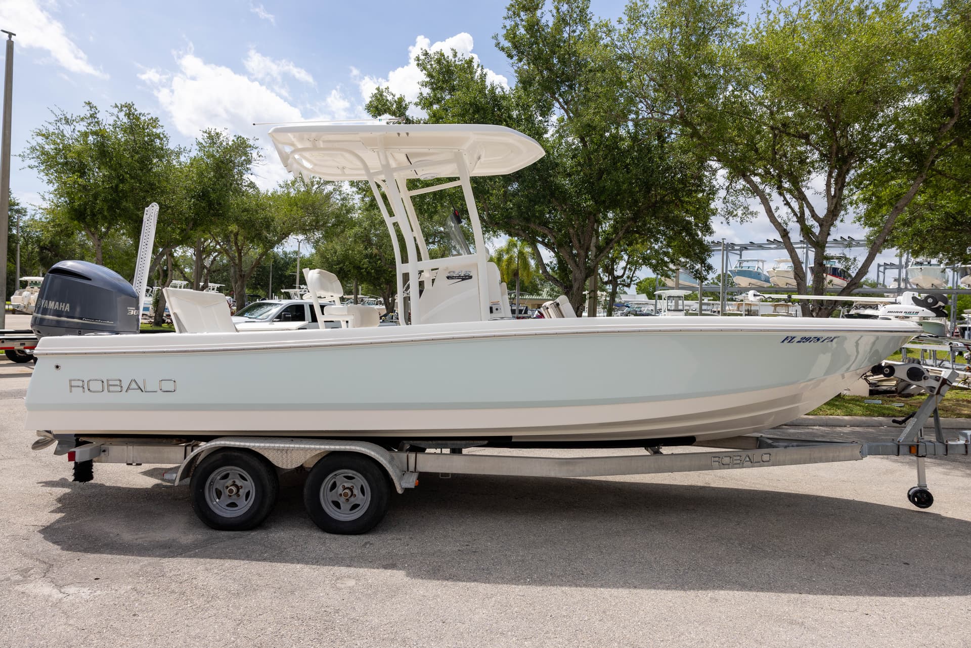 2015 Robalo 246 Cayman — image 4