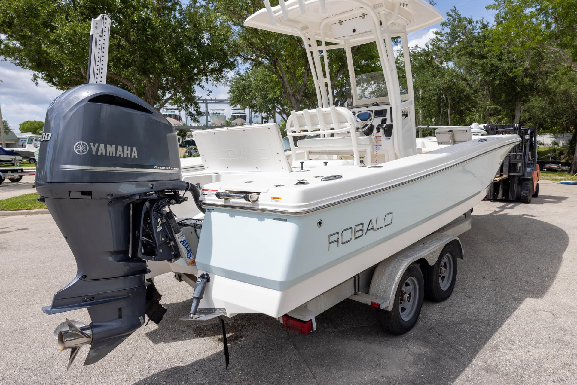 2015 Robalo 246 Cayman — image 5