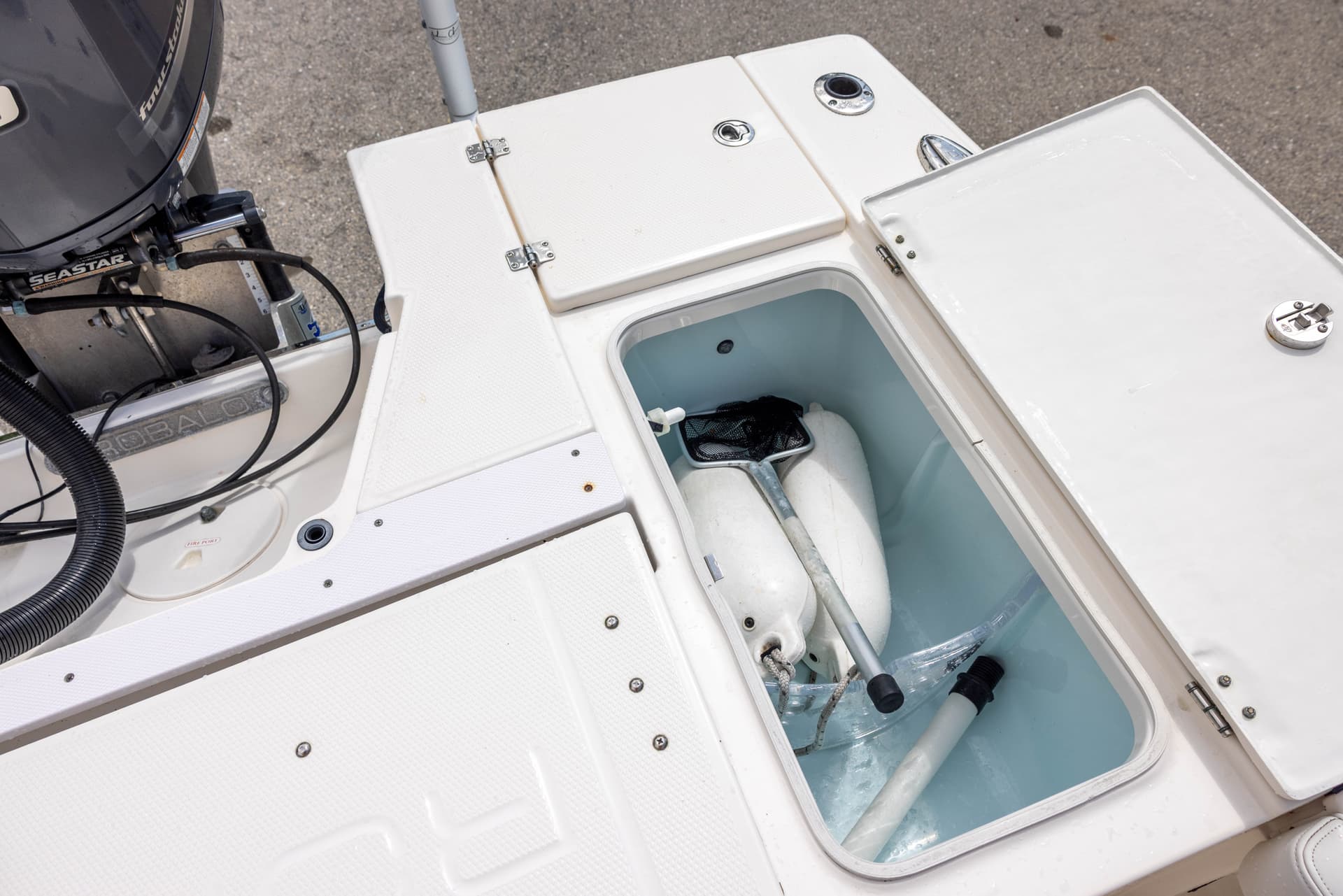 2015 Robalo 246 Cayman — image 8