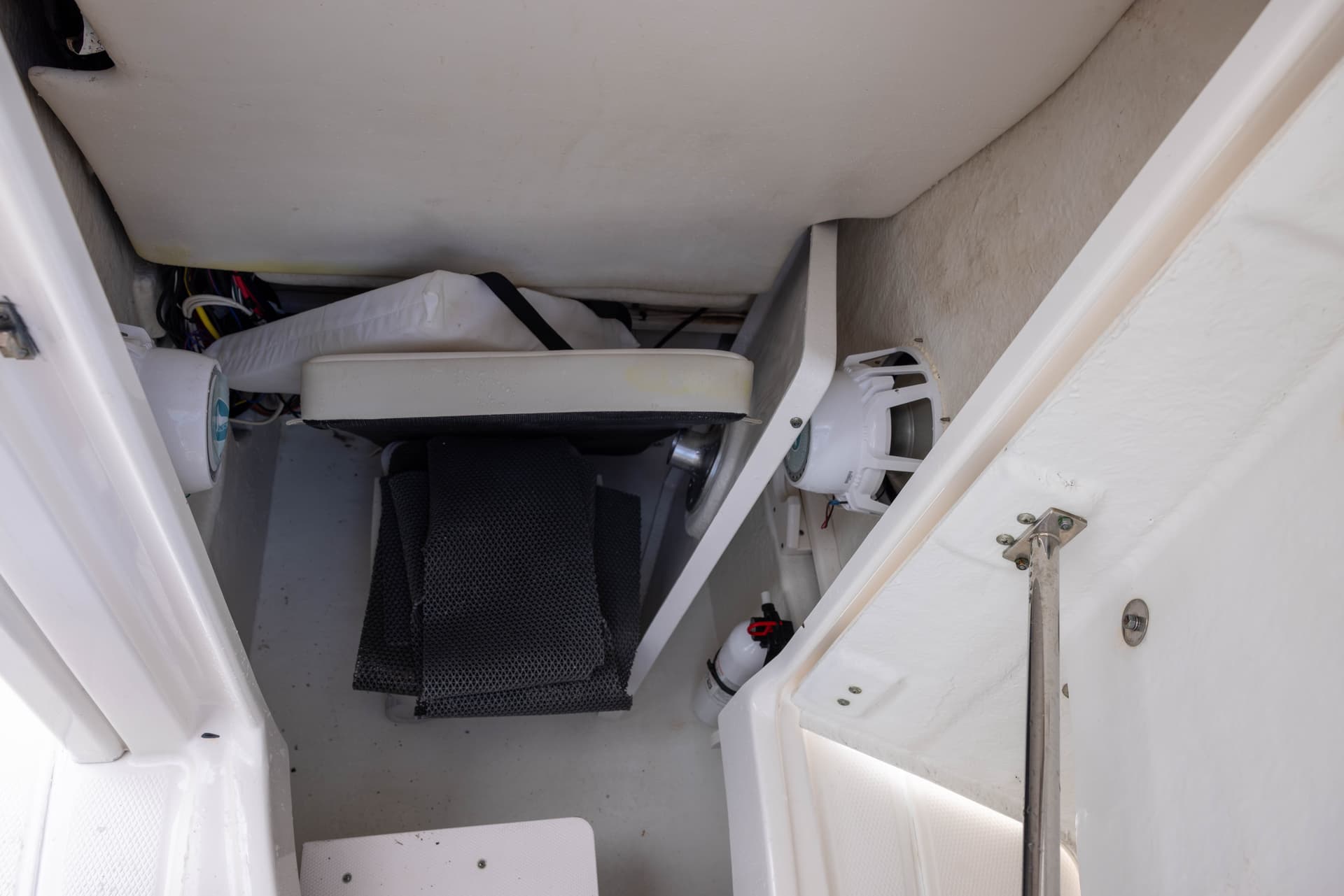 2015 Robalo 246 Cayman — image 13