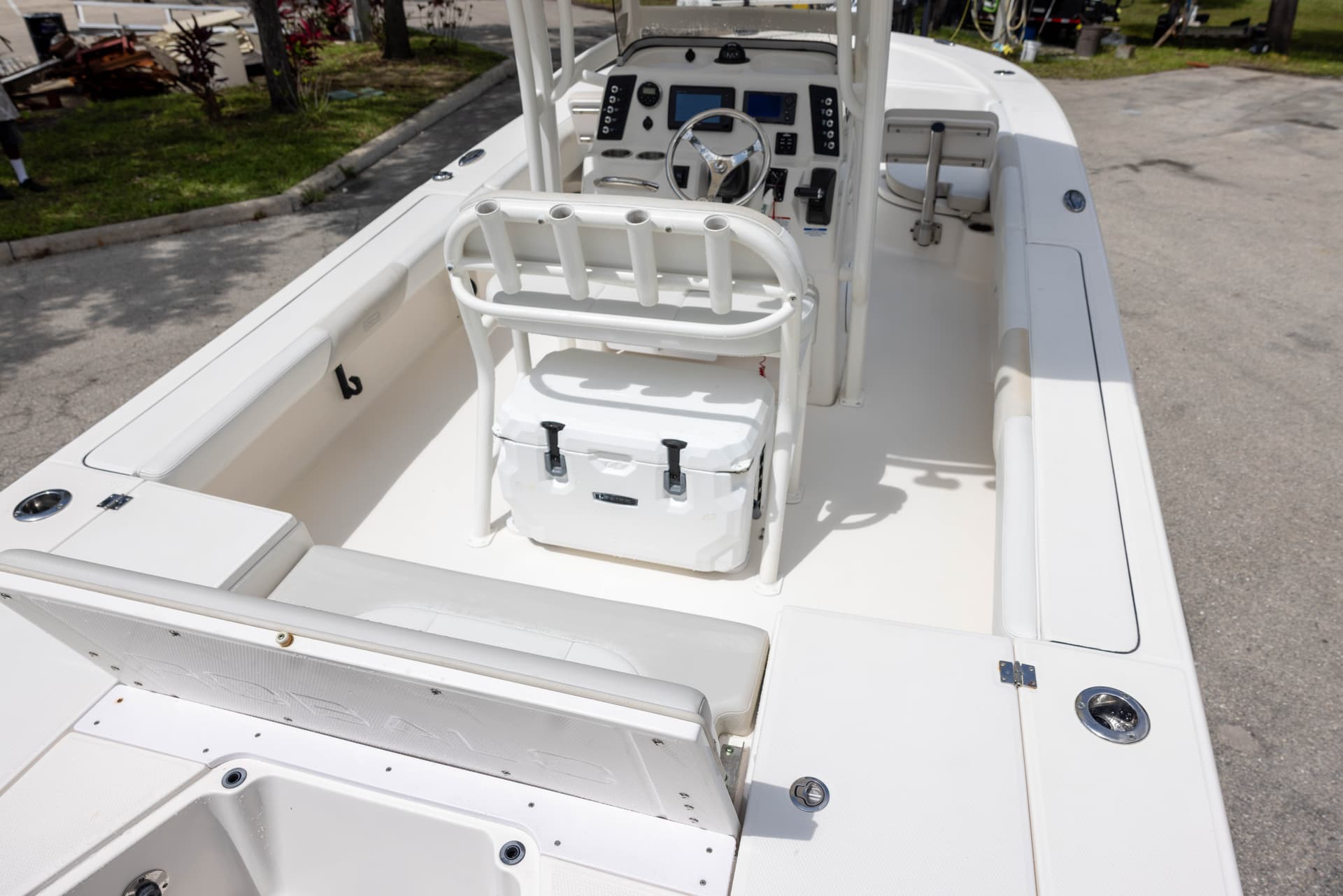 2015 Robalo 246 Cayman — image 17