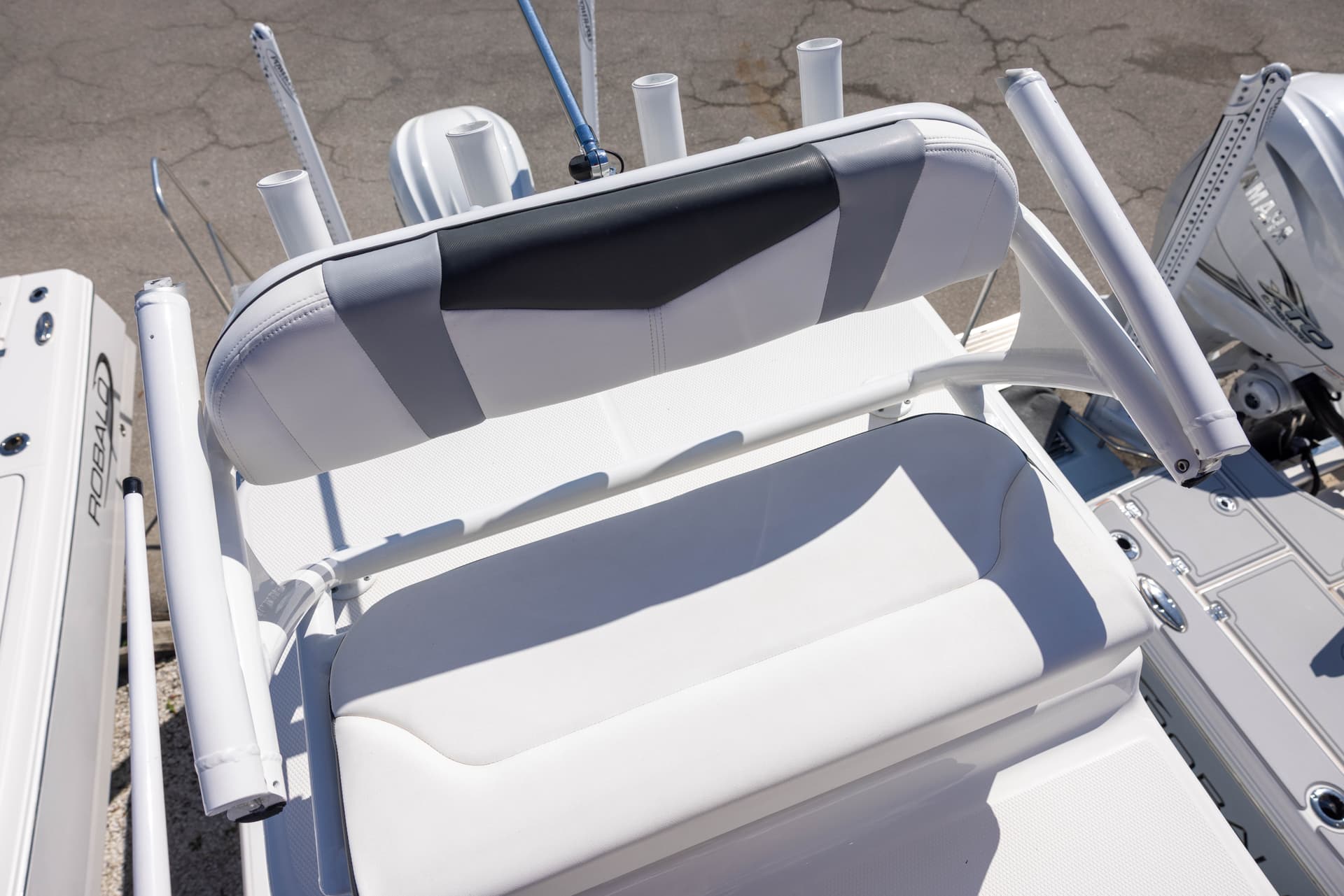 2022 Robalo 246 Cayman SD — image 8