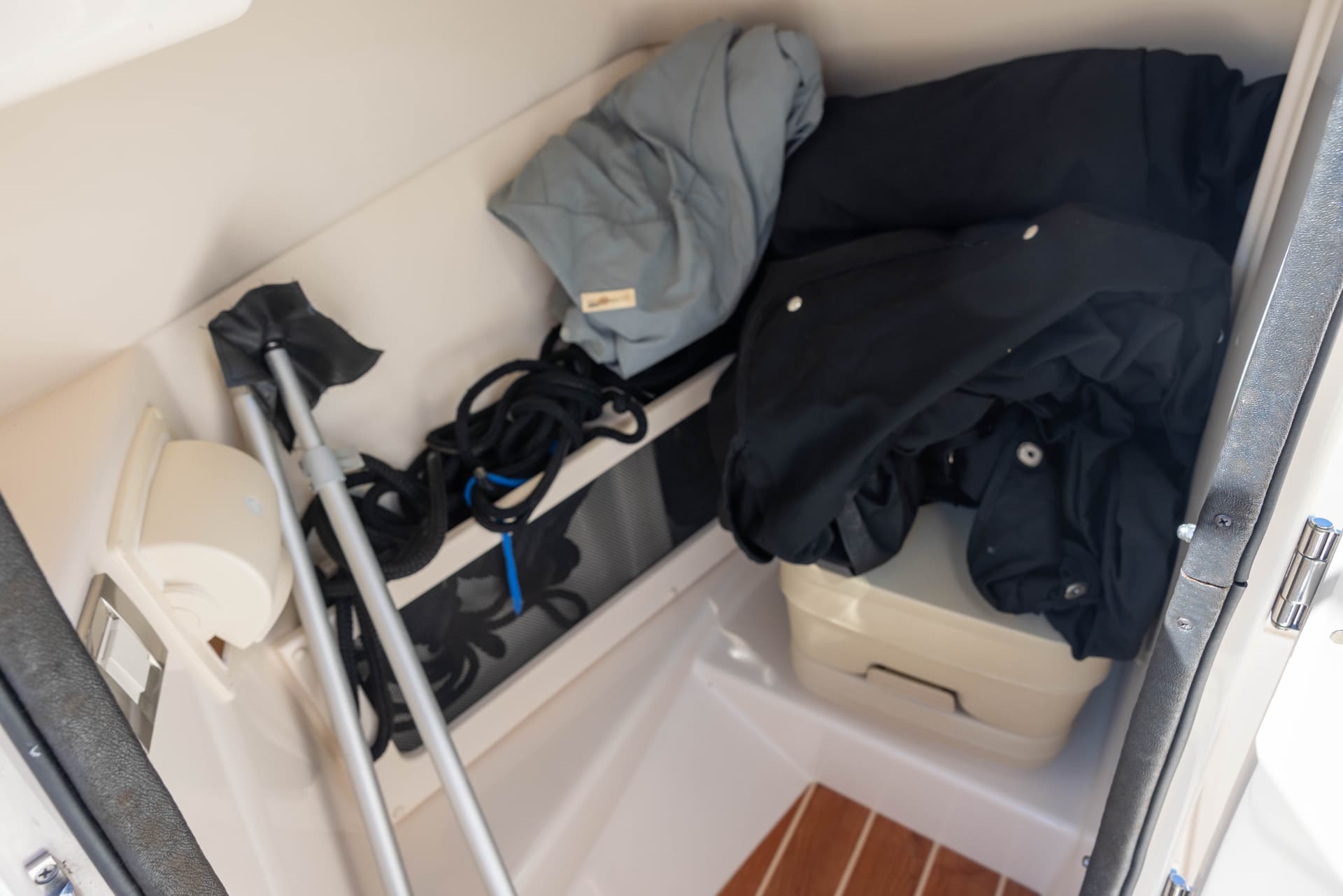 2018 Grady-White Freedom 215 — image 12